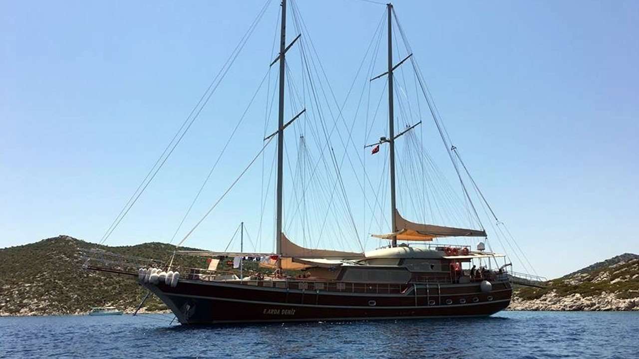 
Gulet E.arda Deniz is one of the best luxury Gulets for a yacht charter in Turkey and Greek Islands. Gulet E.arda Deniz is specially designed to offer a relaxing and entertaining atmosphere to exclusive guests, thereby adding to the pleasure of their yacht vacation. 
