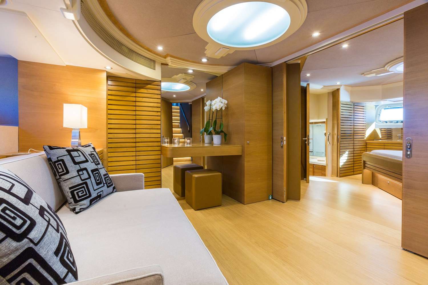 AQUARELLA Yacht Charter - Master cabin salon/sofa-bed