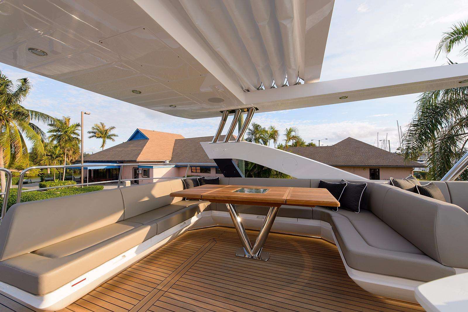 Flybridge Dining