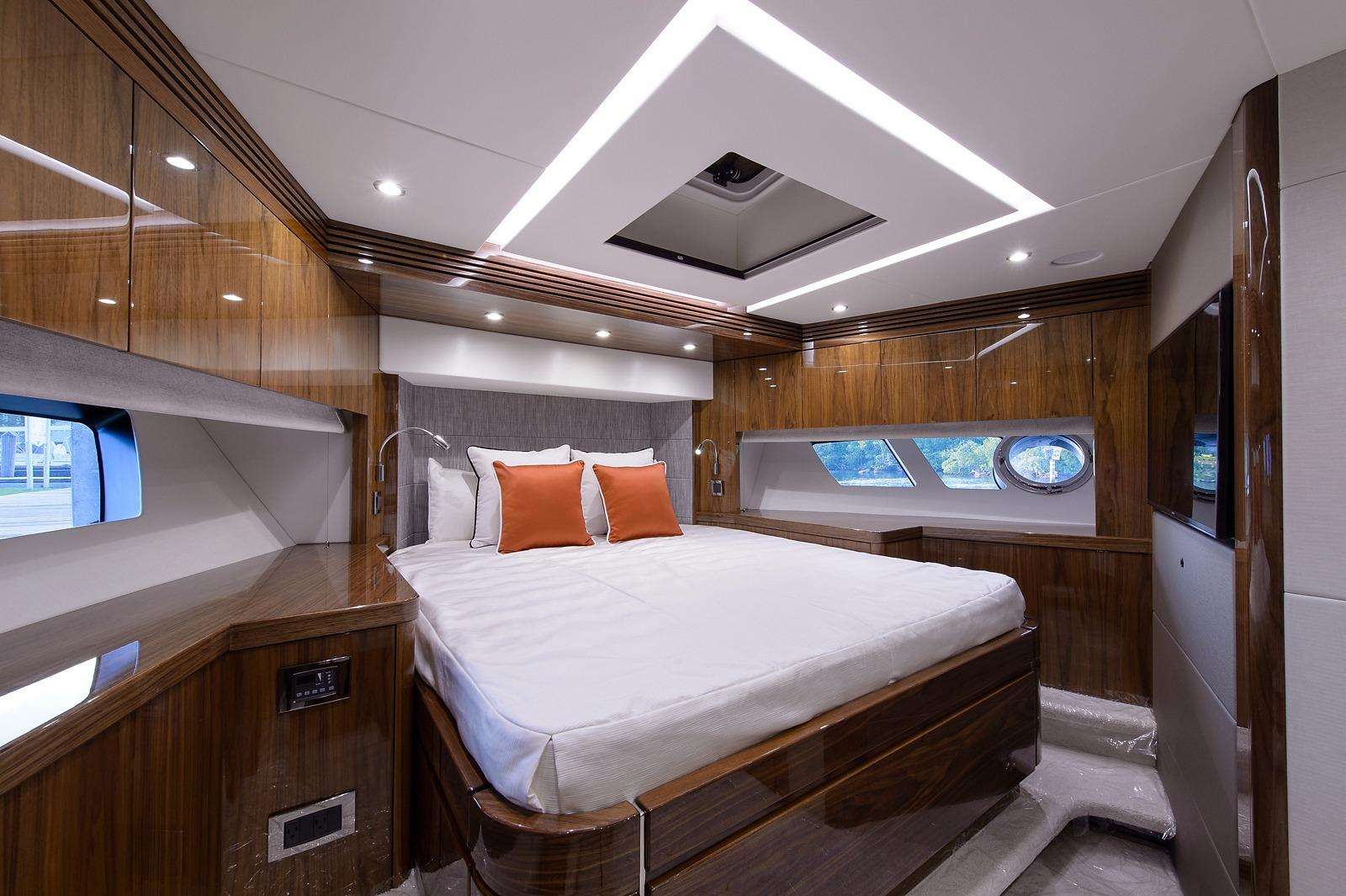 motor yacht GOLDEN OURS