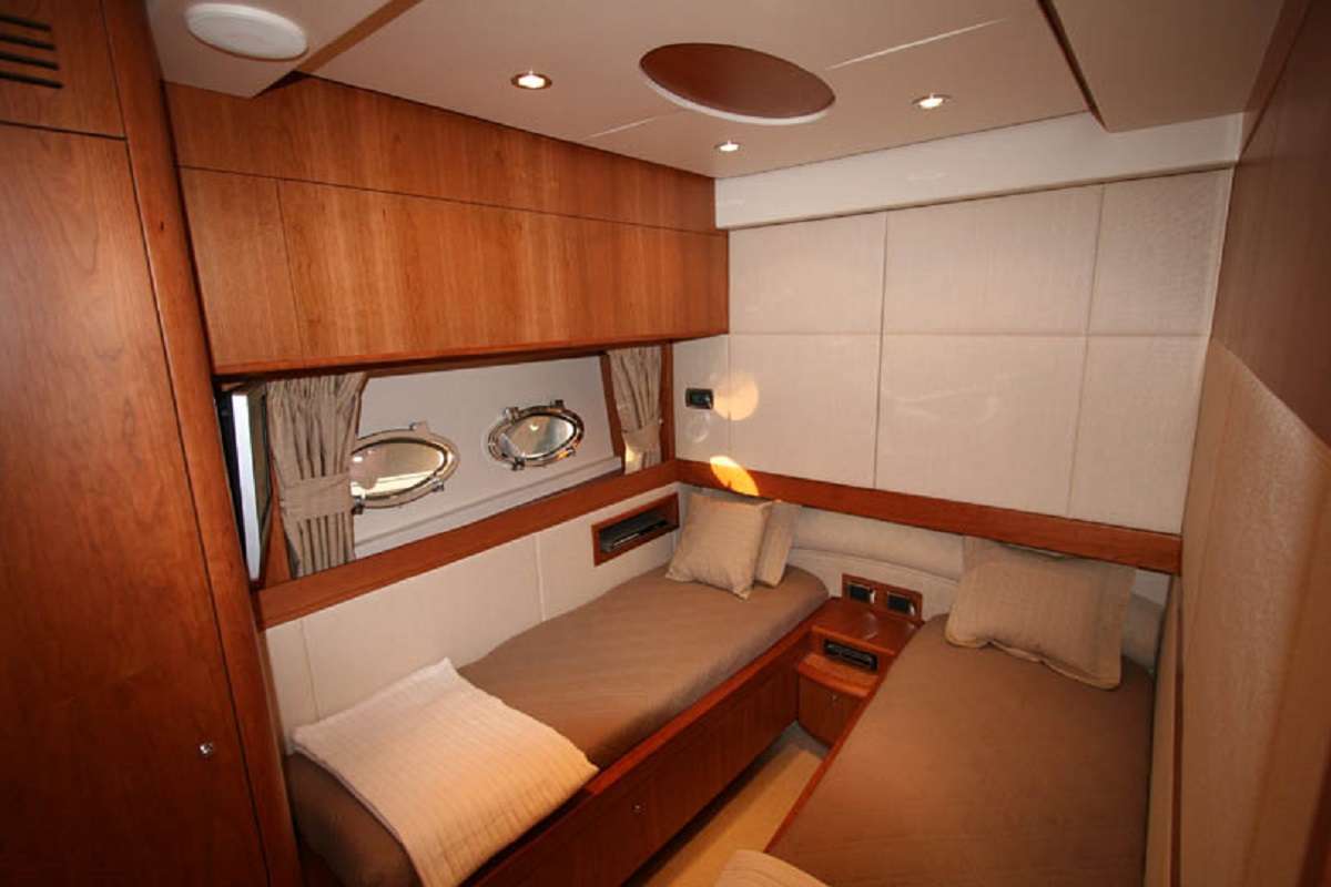 PRAXIS 4 Yacht Charter - Twin cabin