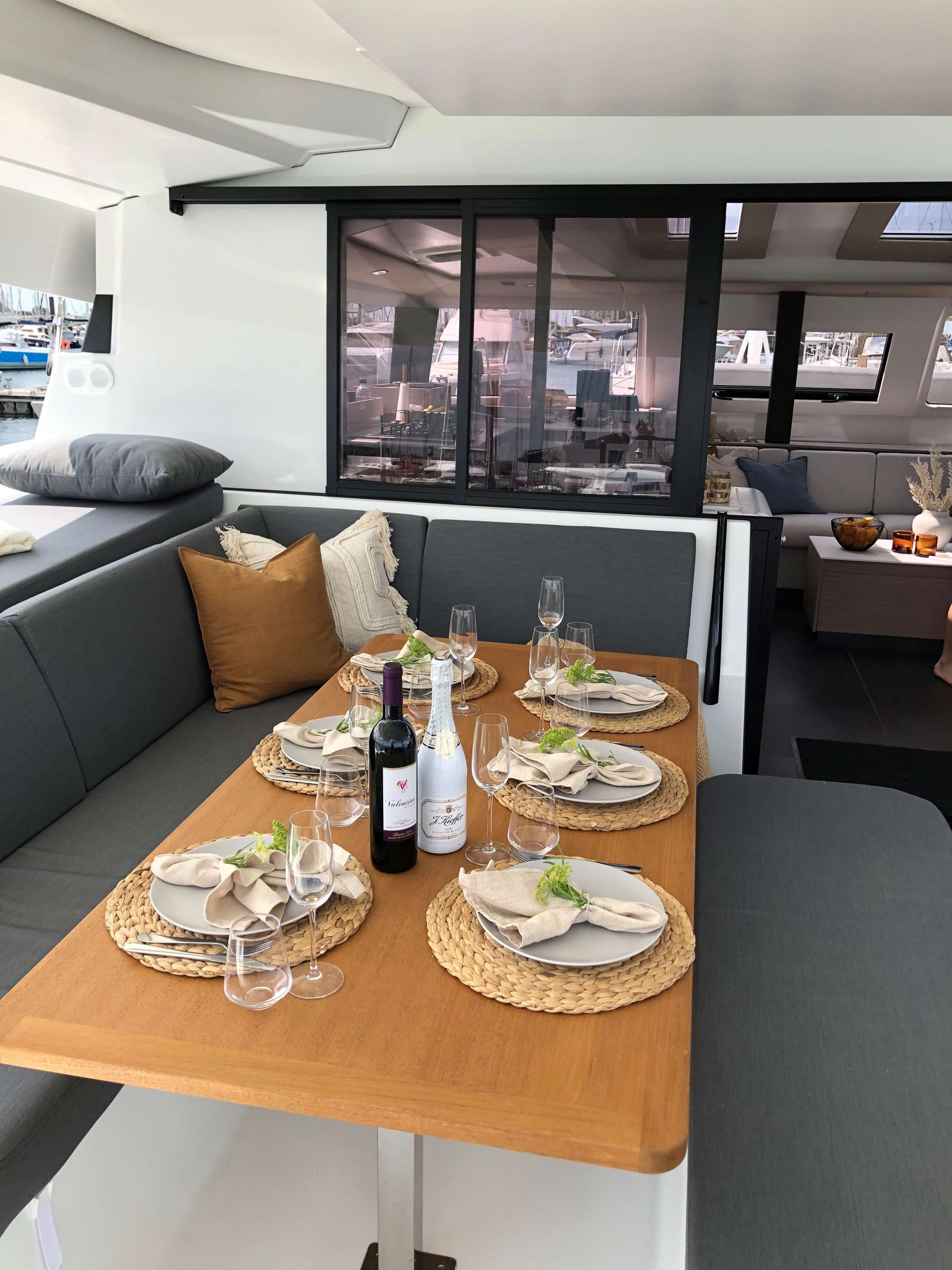 Dreamcatcher Yacht Charter - Cockpit dining area