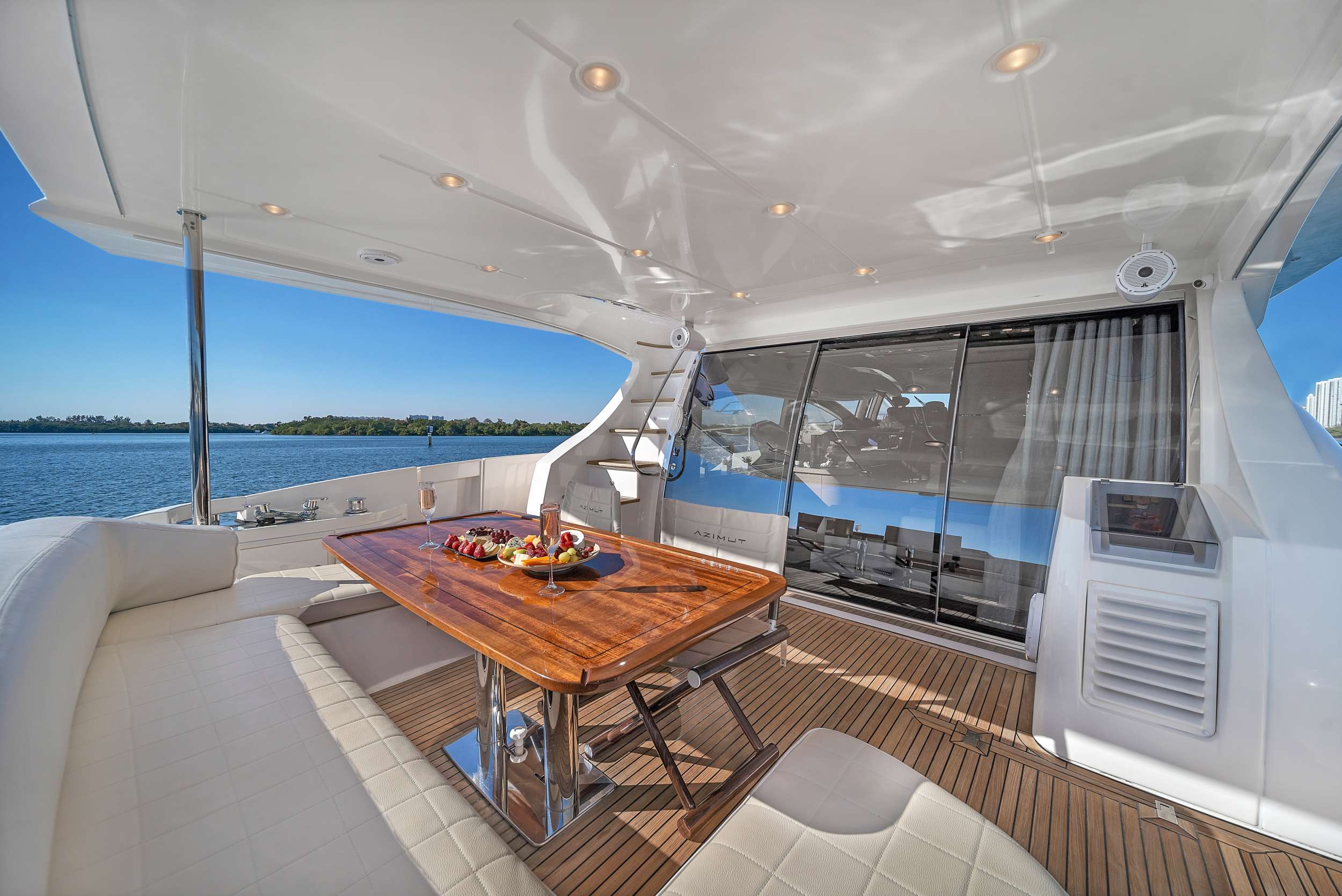 LUPO Yacht Charter - Cockpit