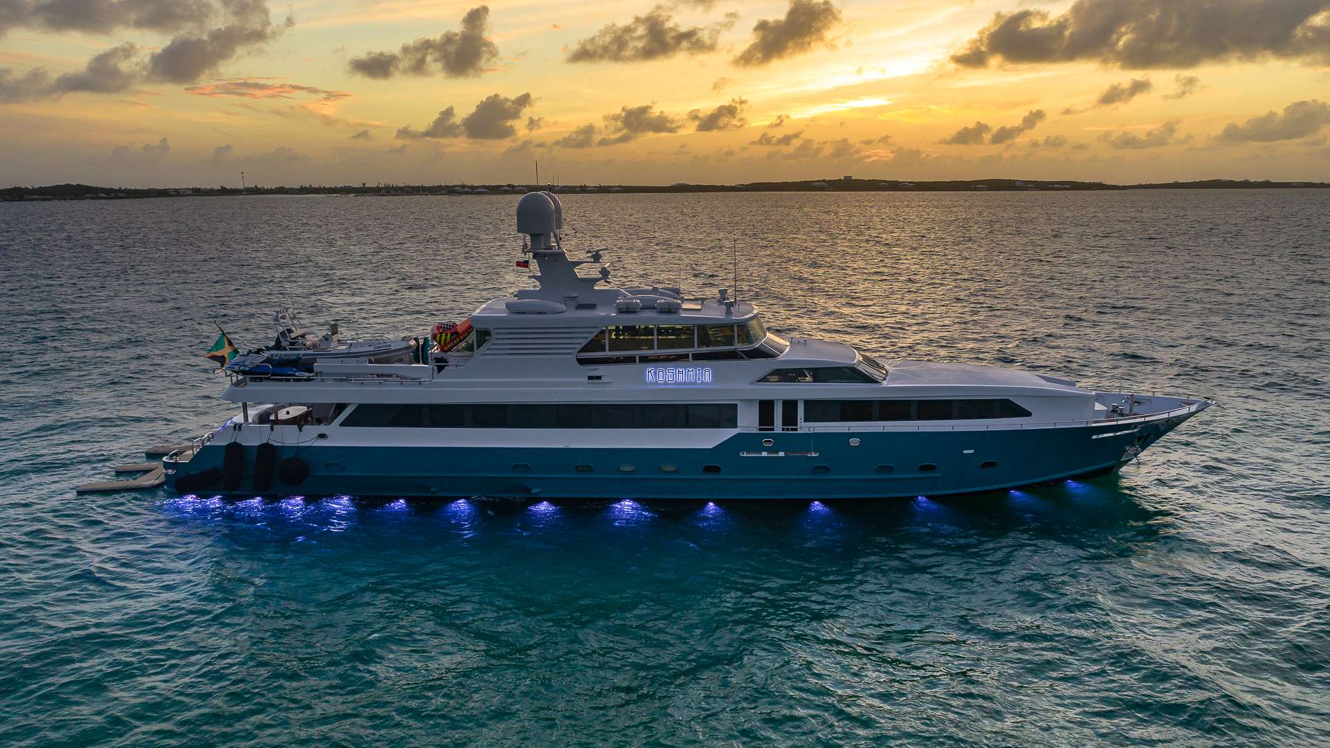 Yacht Charter KASHMIR | Ritzy Charters