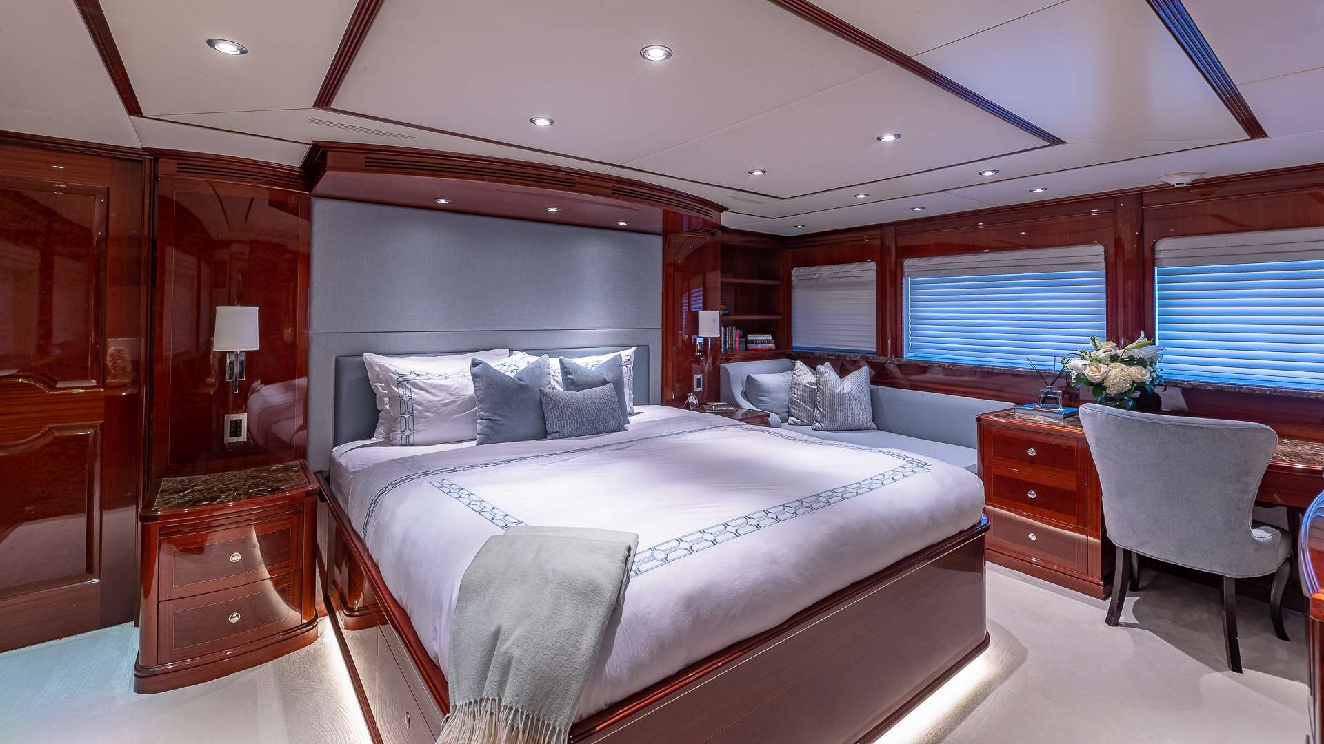 KASHMIR Yacht Charter - On Deck Master Stateroom (XL King Bed)
