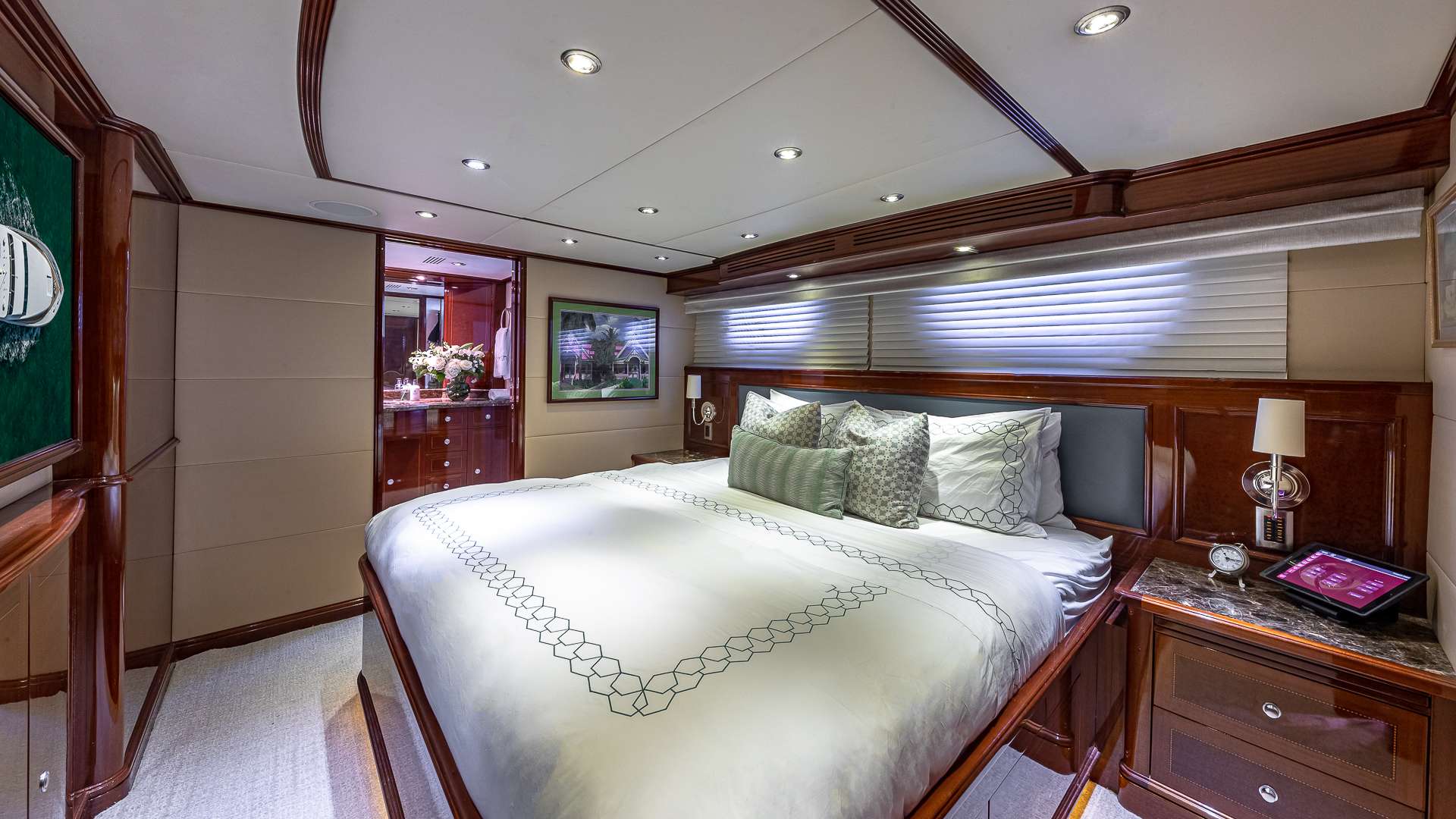 KASHMIR Yacht Charter - Identical King Guest Stateroom (Freeport)