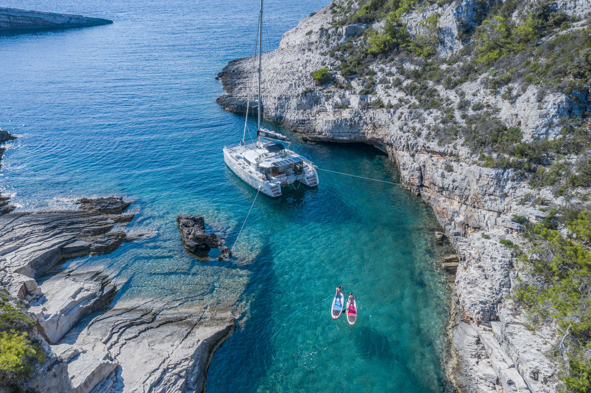 Lagoon 450F 'MARLA' is an ideal catamaran for up to 6 guests. The catamaran is equipped with: generator, air-conditioning, water-maker, electric toilets, solar panels, Weber gas BBQ.