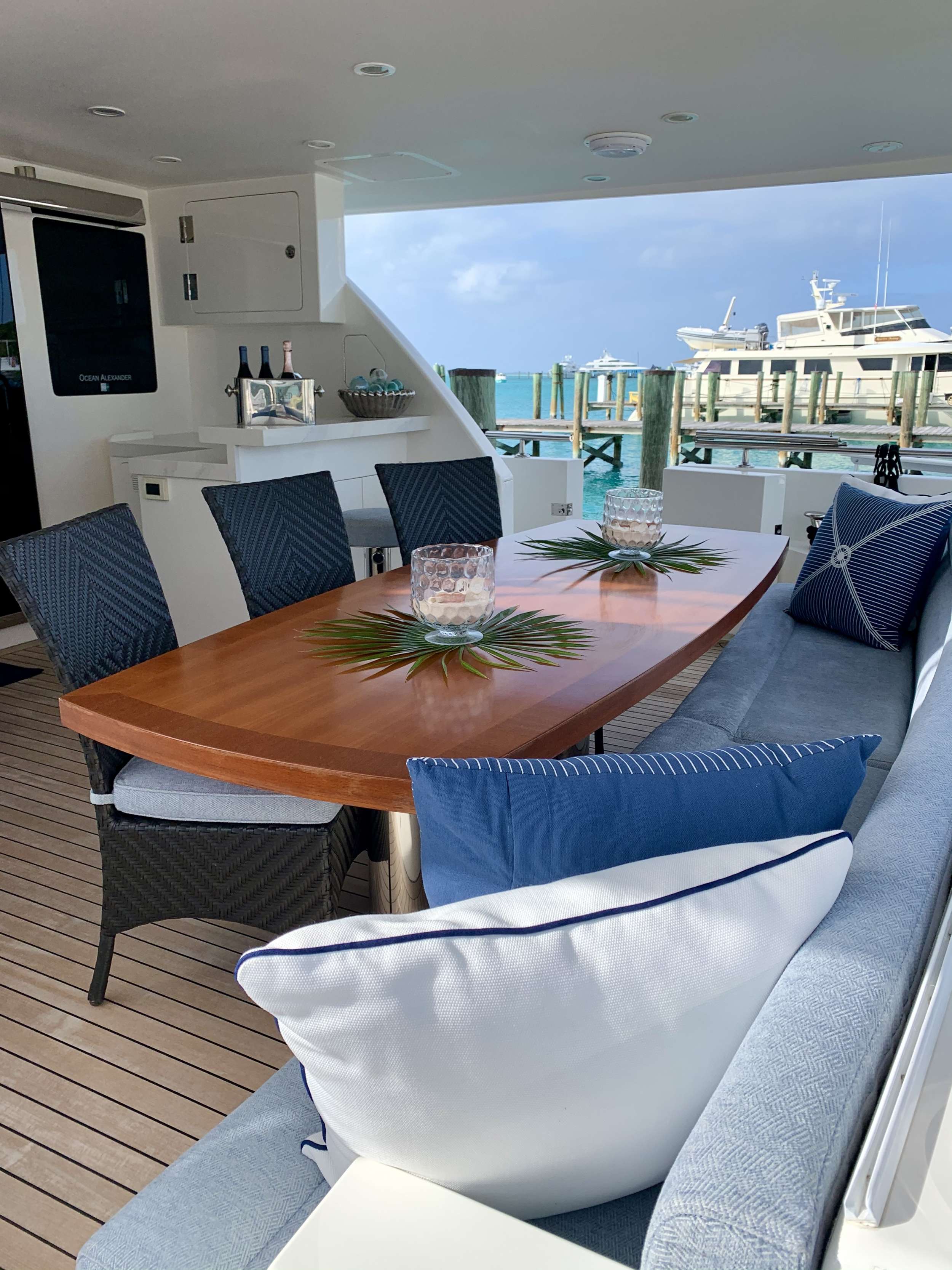 UNCORKED Yacht Charter - Aft Deck