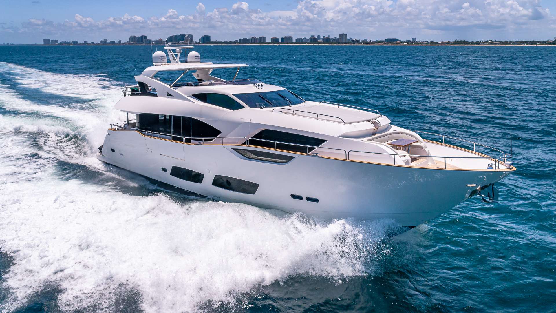 Yacht Charter MIRRACLE | Ritzy Charters