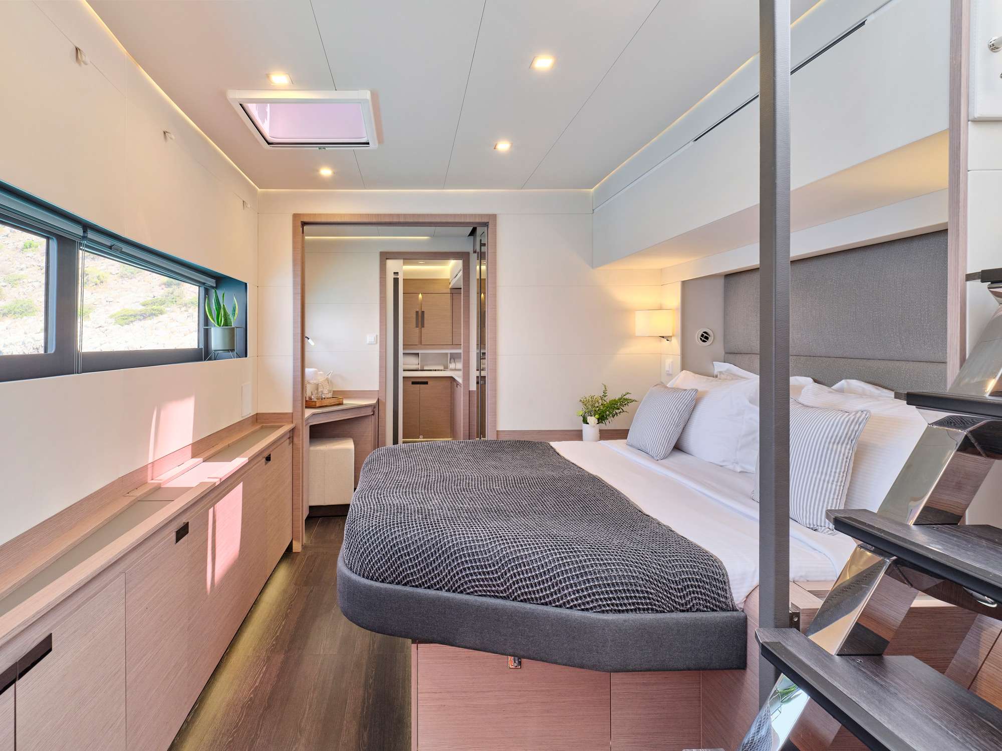 ALEXANDRA II Yacht Charter - Master Cabin with direct access to foredeck