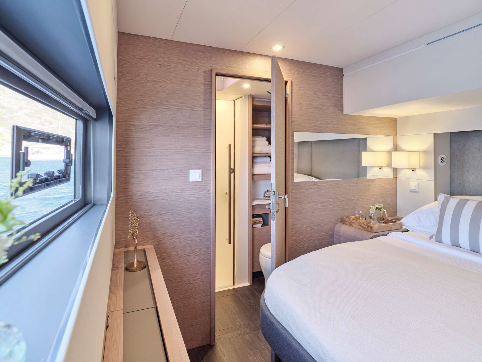 ALEXANDRA II Yacht Charter - Guest cabin and bathroom