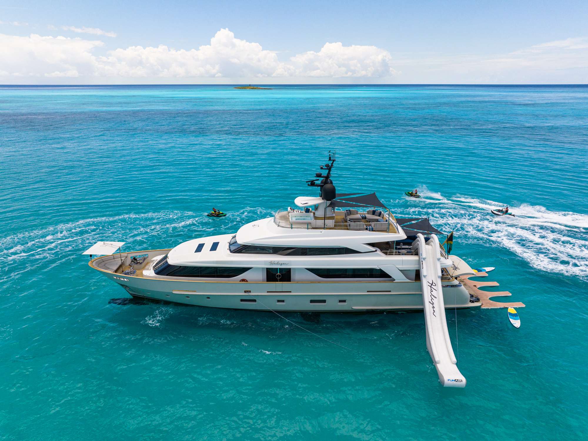 Yacht Charter HALCYON | Ritzy Charters