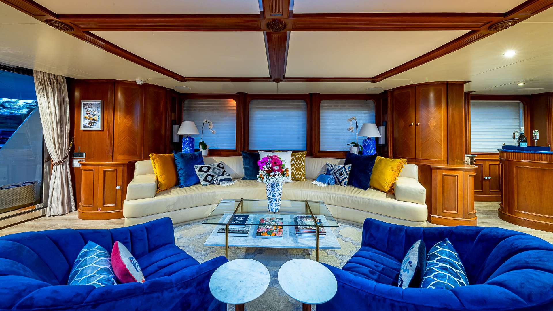 POUR ANOTHER Yacht Charter - Salon