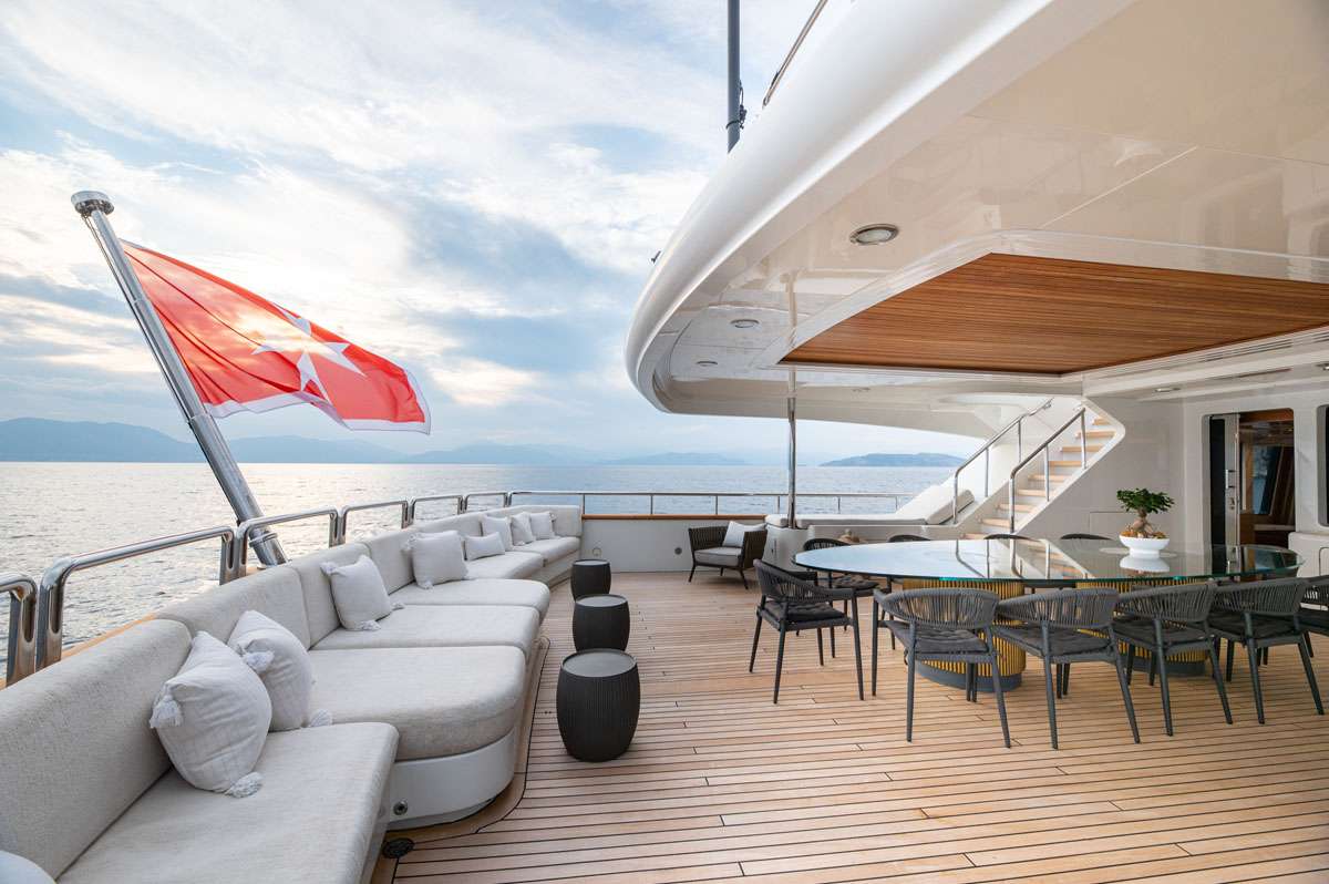 BARENTS Yacht Charter - Upper Deck Aft Lounge Area