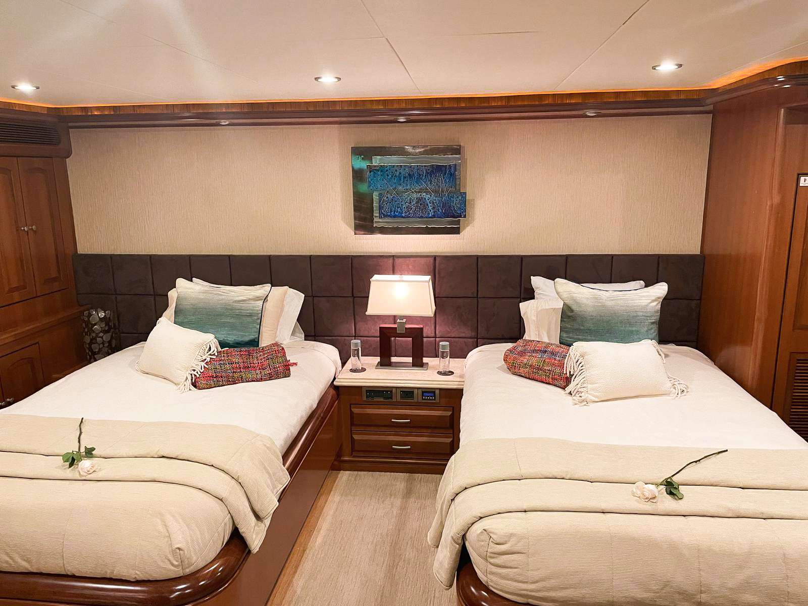 SCOTT FREE Yacht Charter - Twin XL Cabin