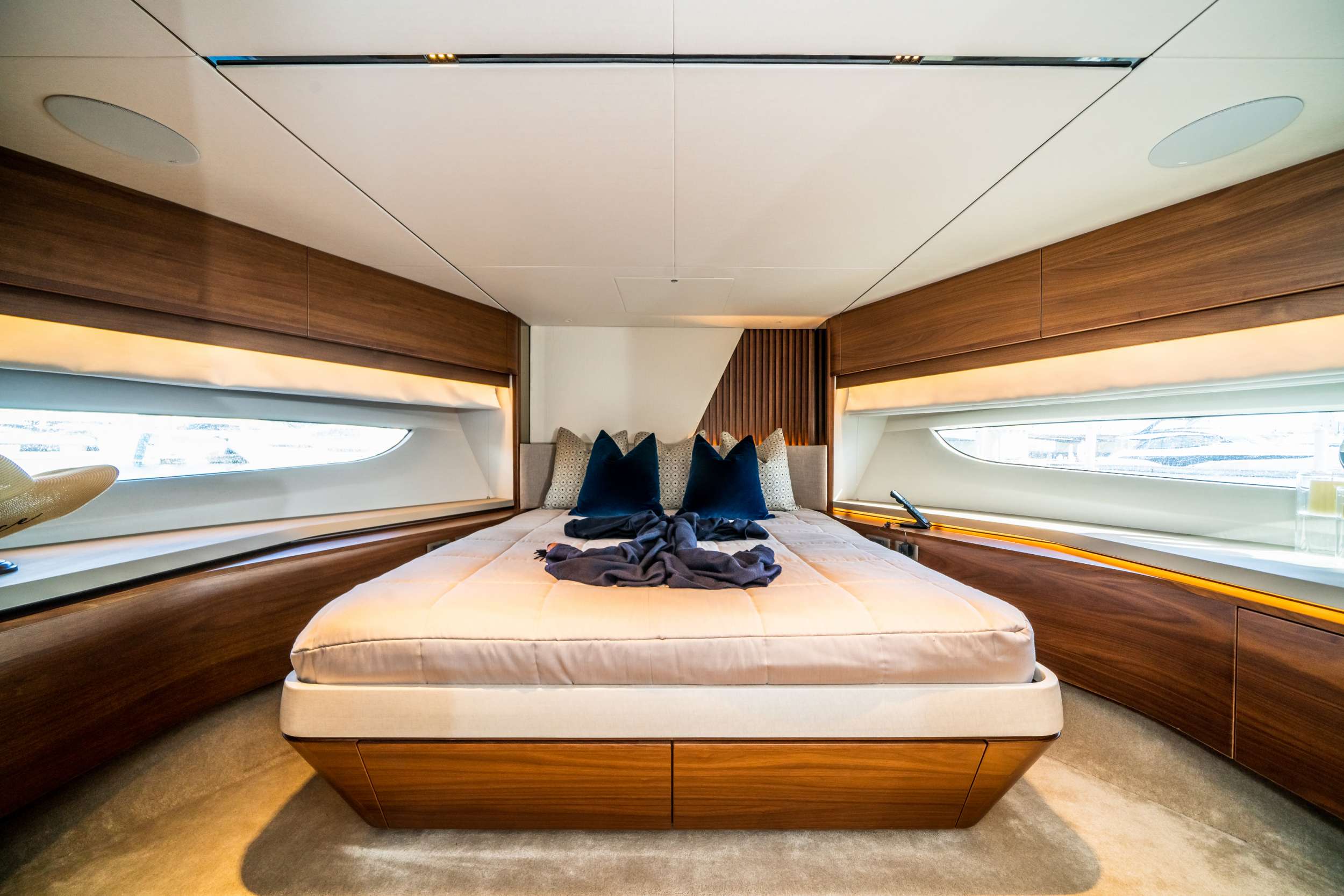 RECORD YEAR Yacht Charter - Guest Stateroom