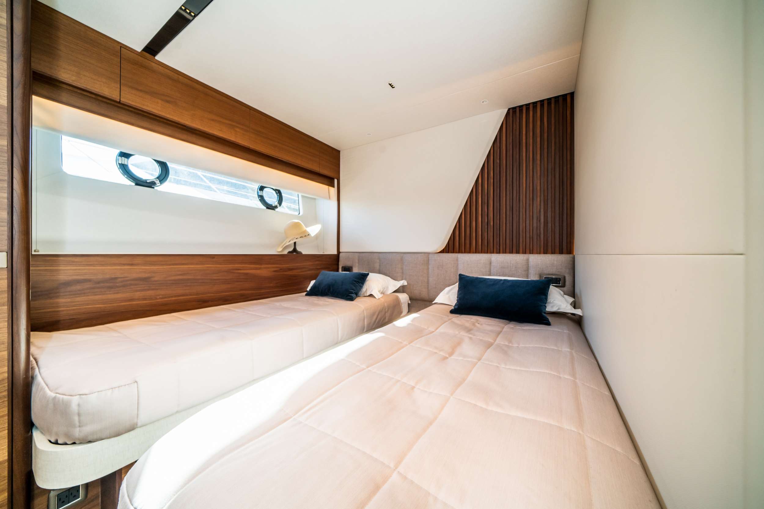 RECORD YEAR Yacht Charter - Port Twin Stateroom other