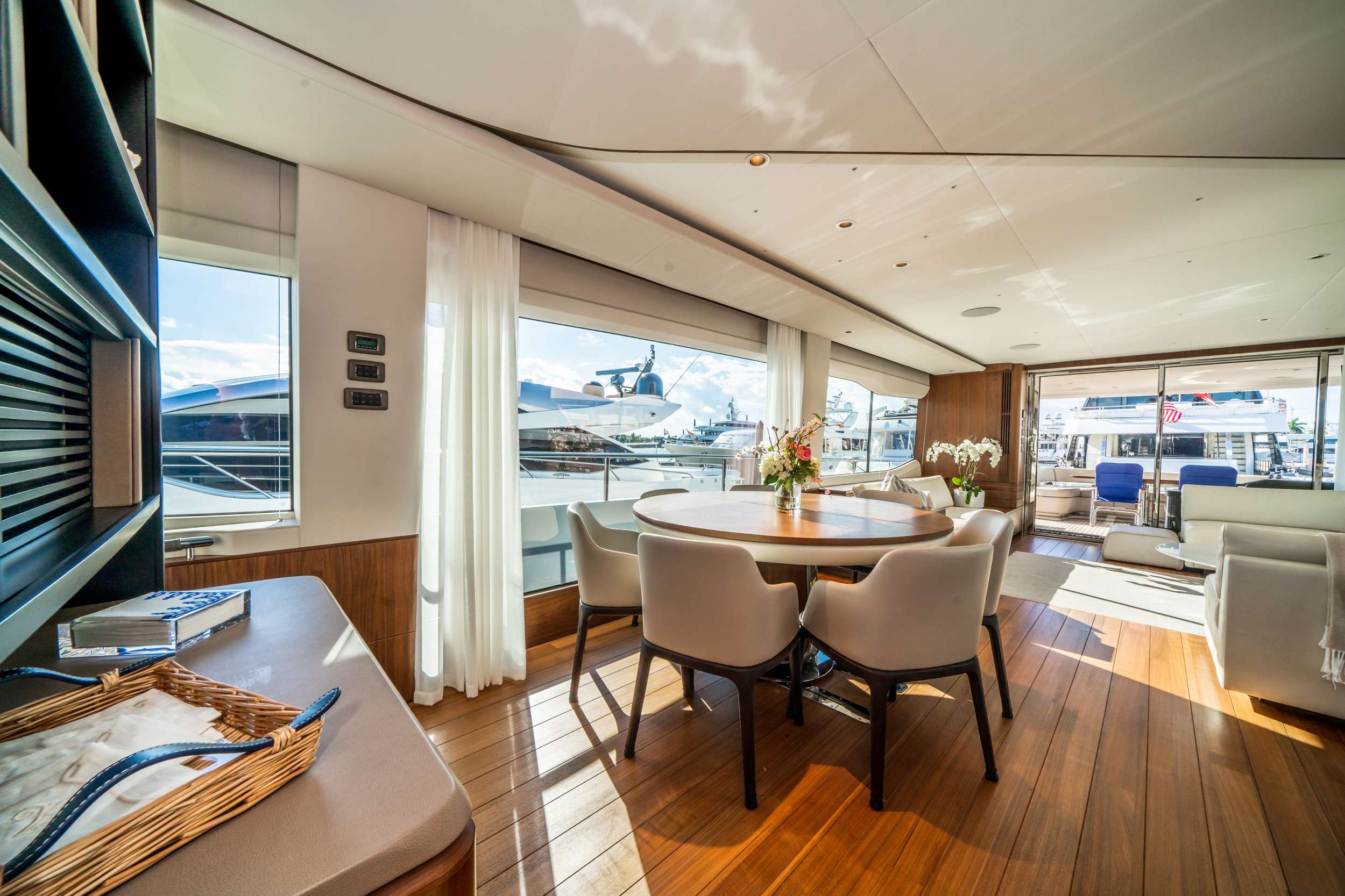 RECORD YEAR Yacht Charter - Dining