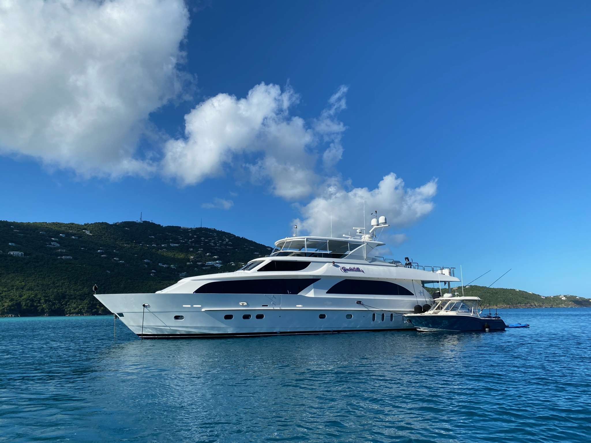 Yacht Charter CYNDERELLA | Ritzy Charters