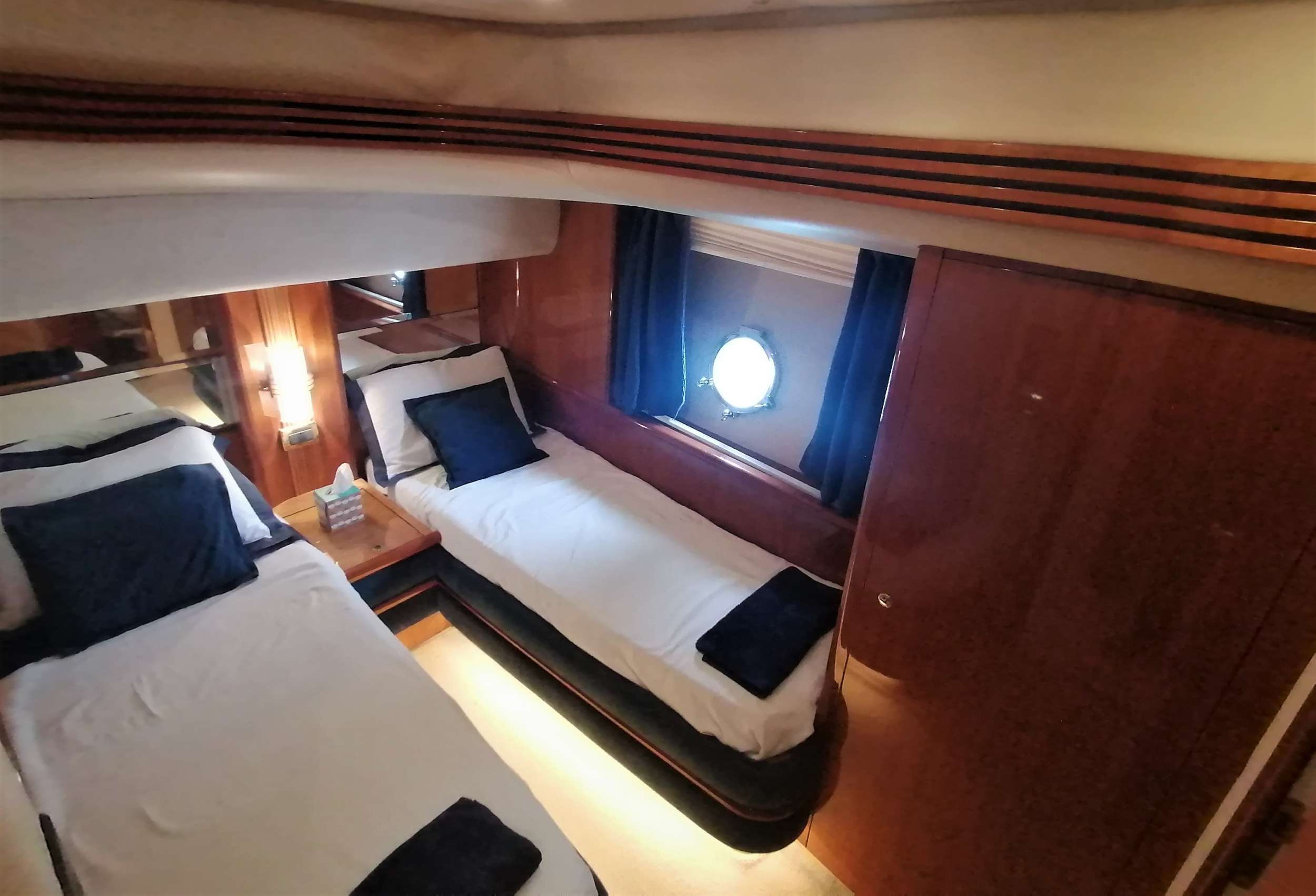 BLUE MED Yacht Charter - Twin cabin I