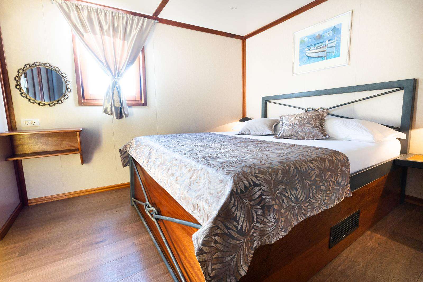 2 x Double cabins, 14 m2, with double beds (190cm x 160cm). Private bathroom (with shower box and home type toilet).