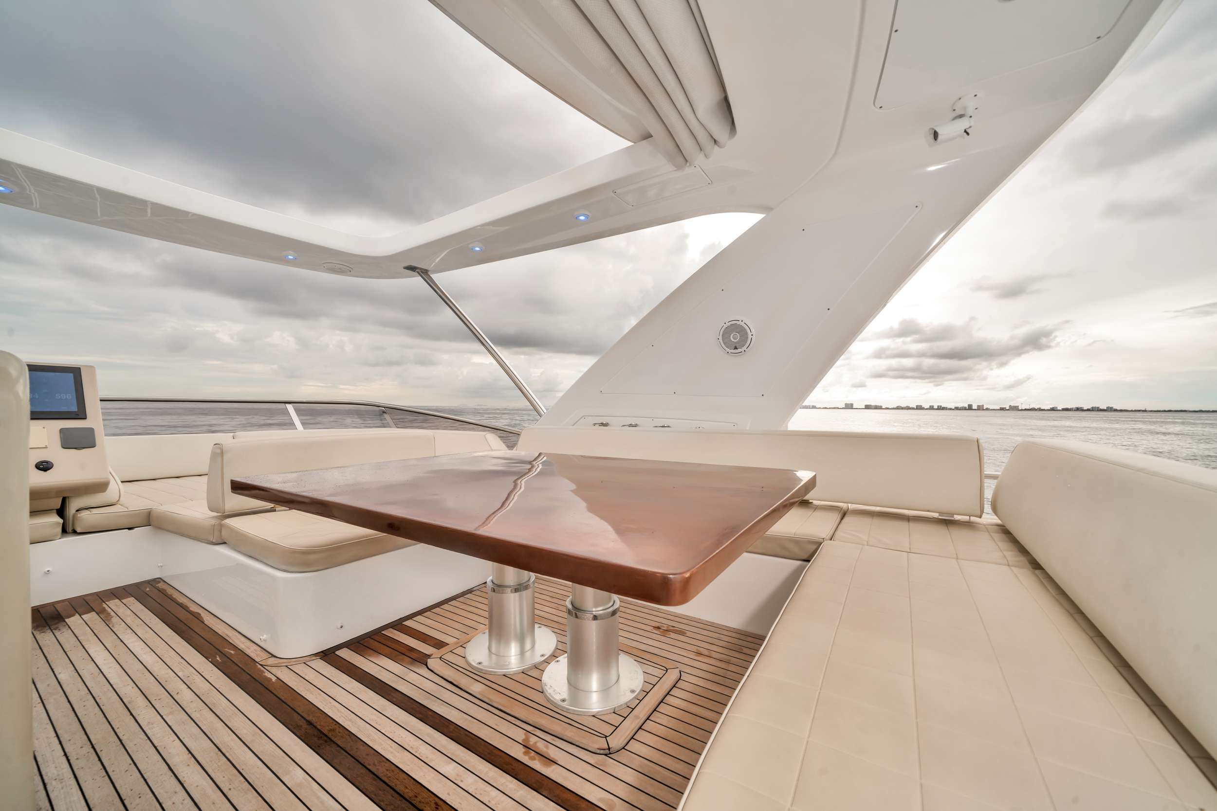Flybridge 