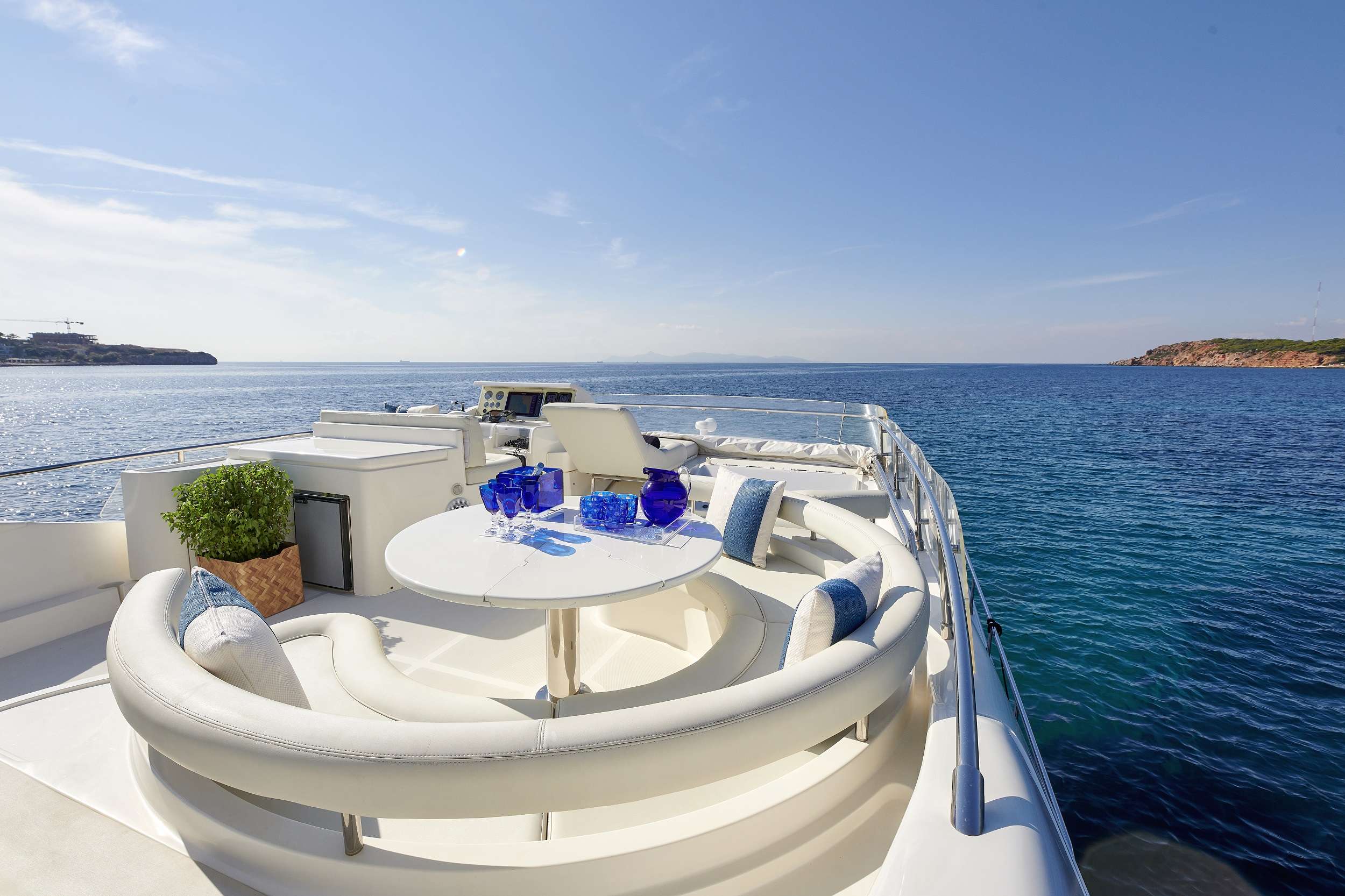 MIREN Yacht Charter - Sundeck table