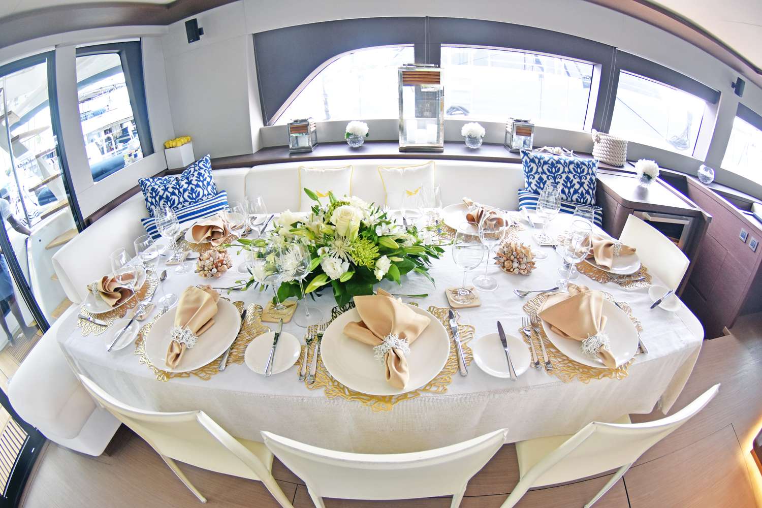 MARIAH PRINCESS III Yacht Charter - Interior Dining