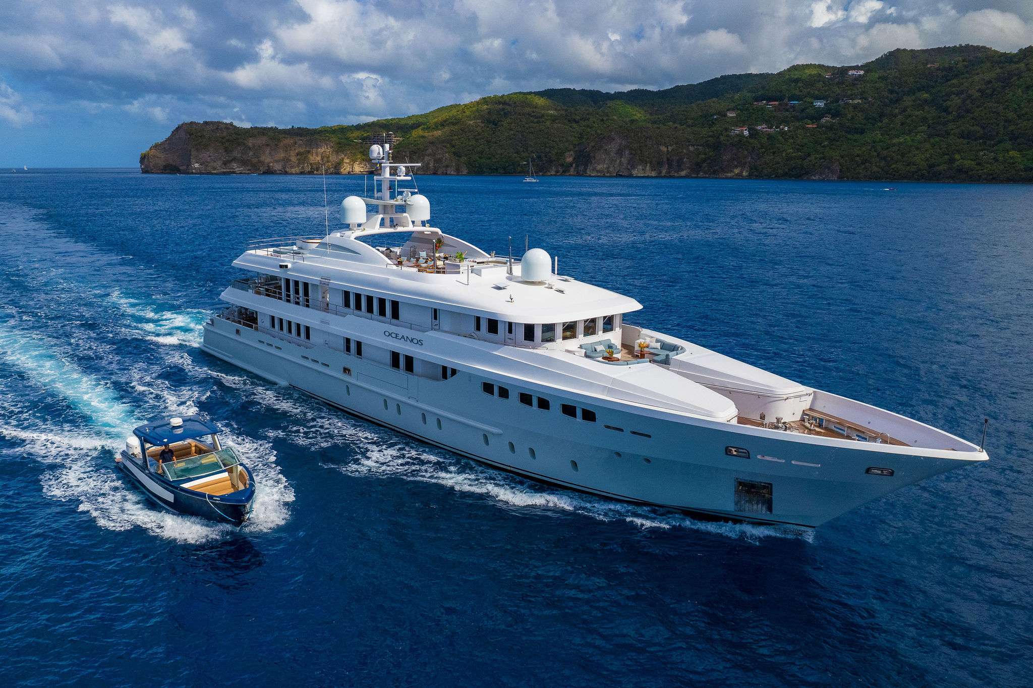 Yacht Charter OCEANOS | Ritzy Charters