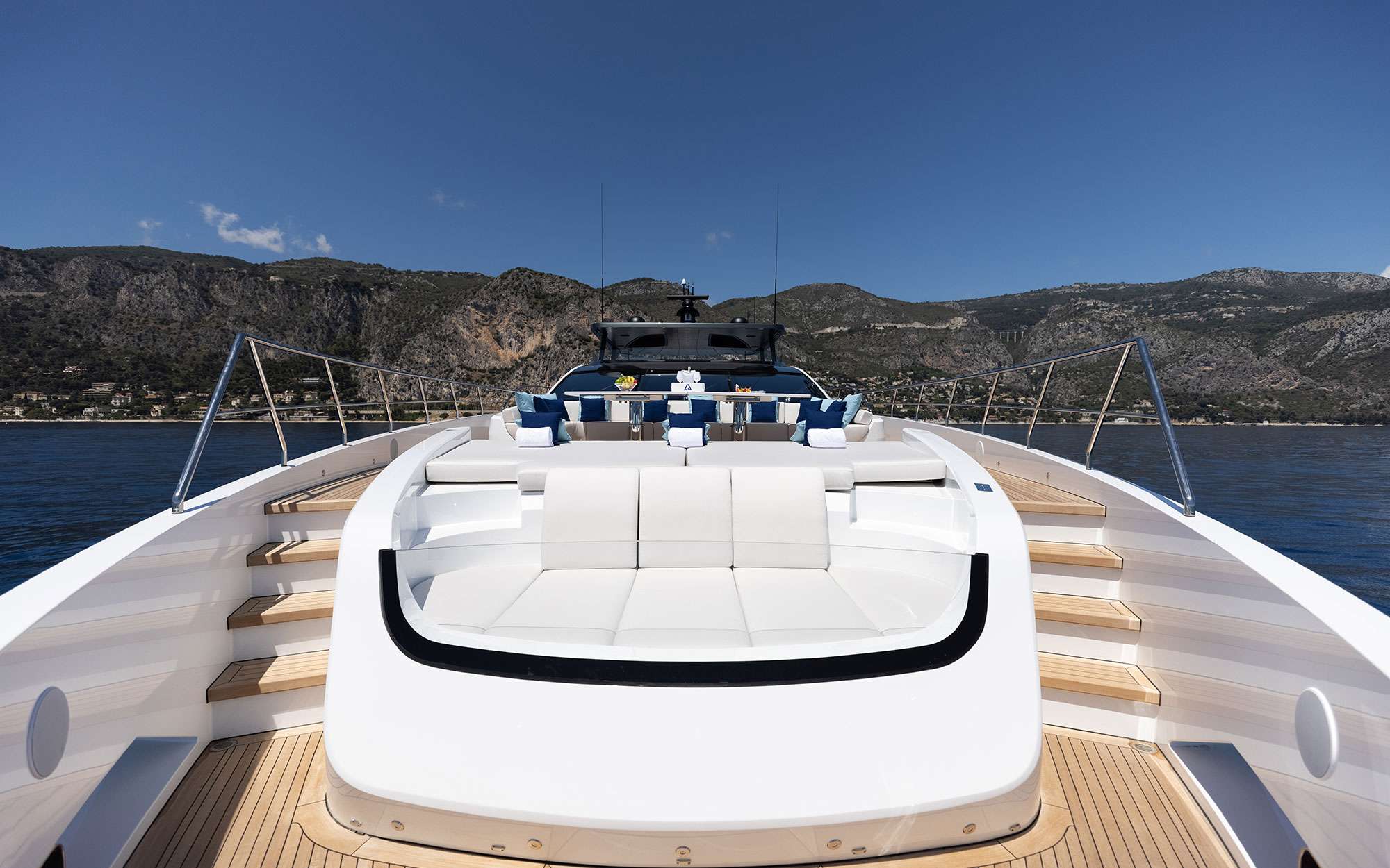 DOPAMINE Yacht Charter - Bow seating