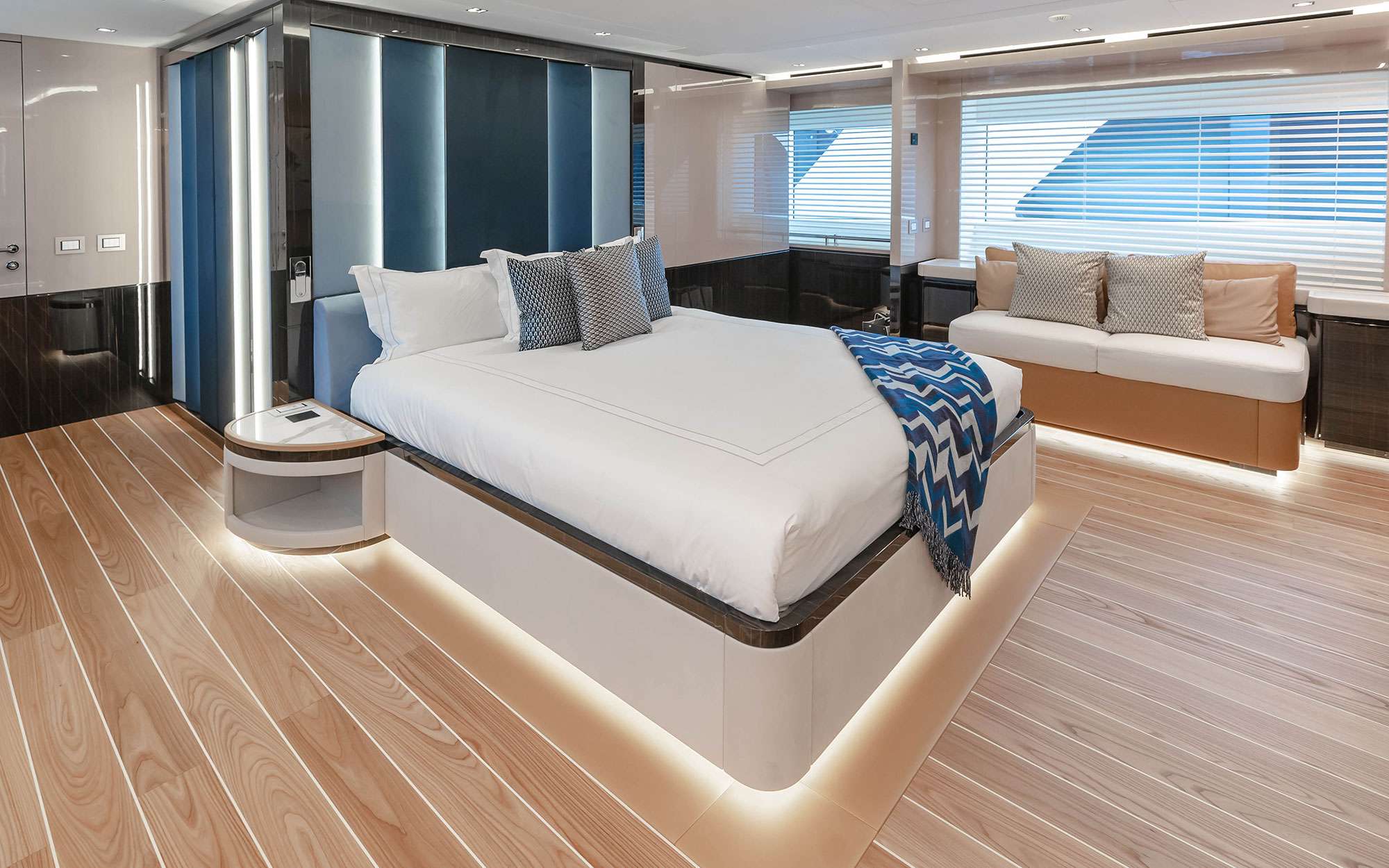 DOPAMINE Yacht Charter - Master Stateroom