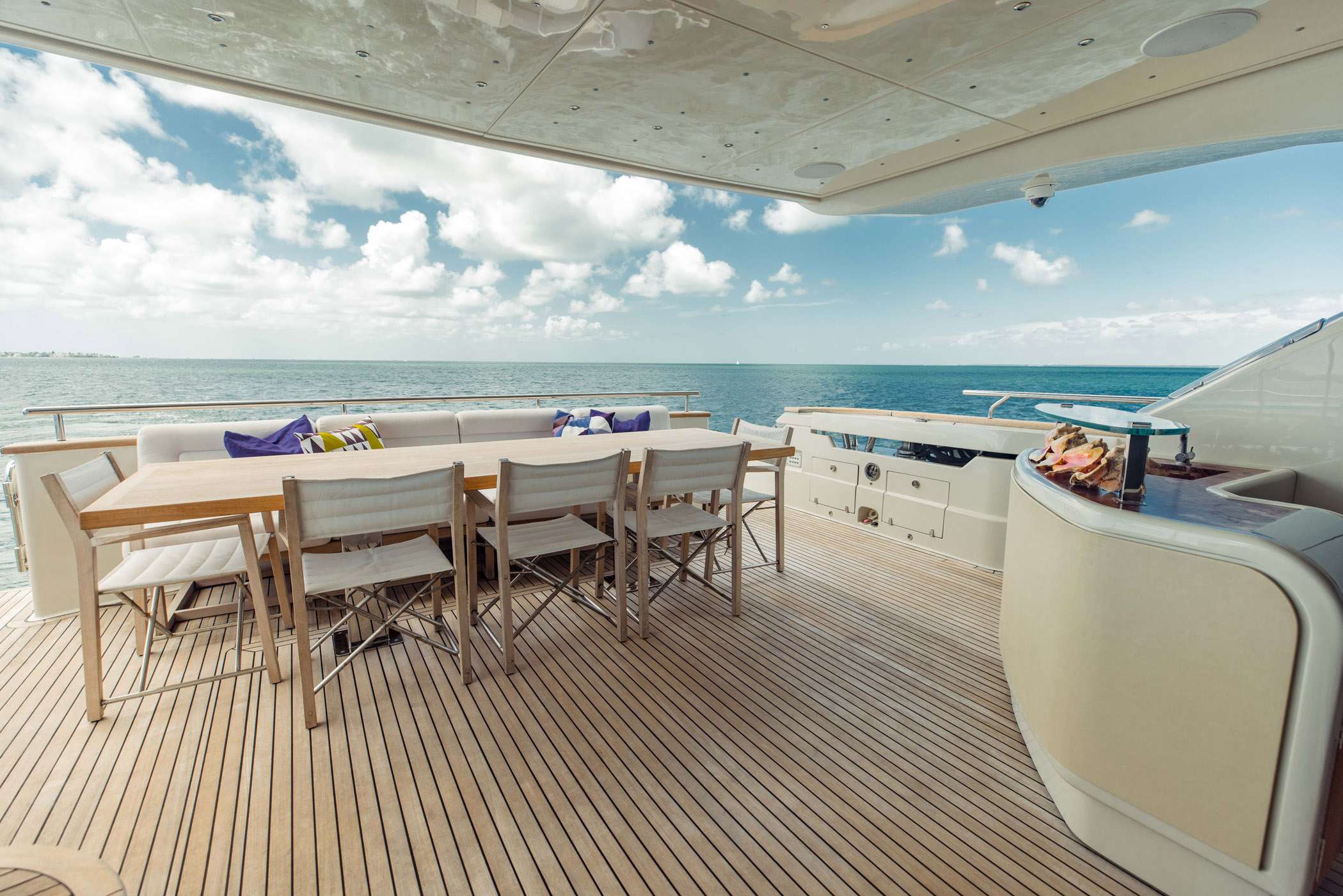 Casual Yacht Charter - Al Fresco Dining