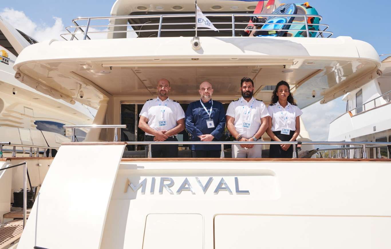 Yacht Charter MIRAVAL Crew