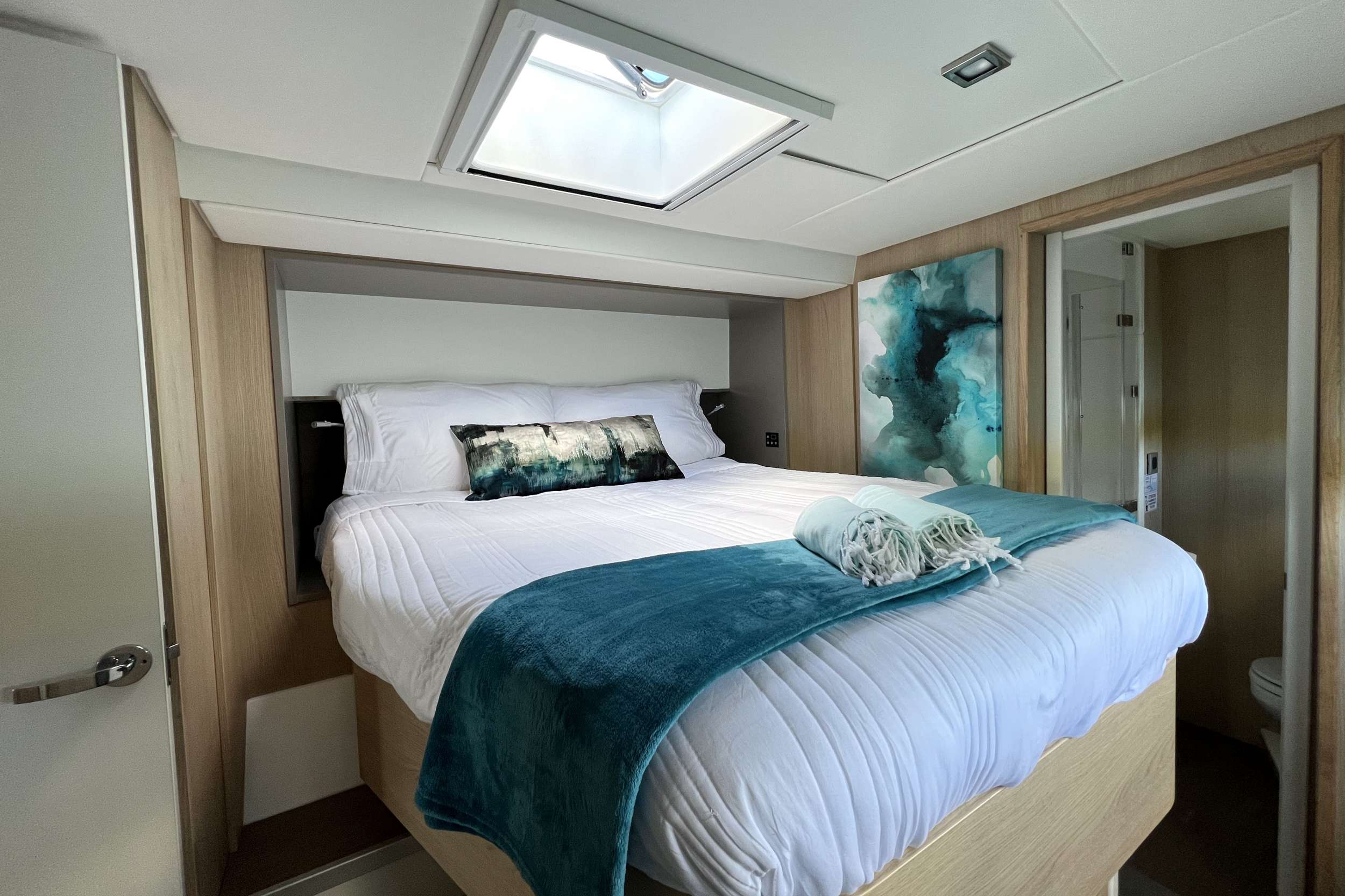 Galaxsea Yacht Charter - Guest cabin