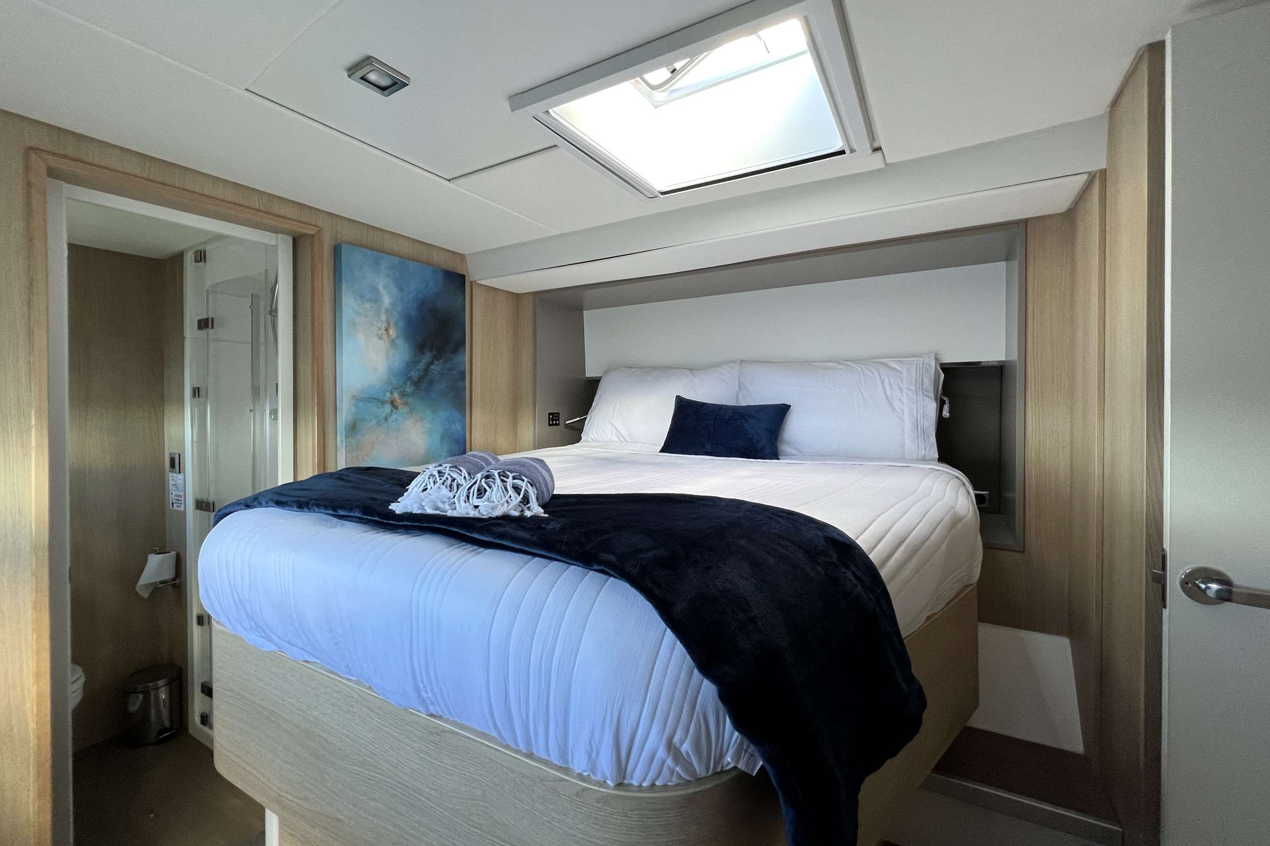 Galaxsea Yacht Charter - Guest Cabin