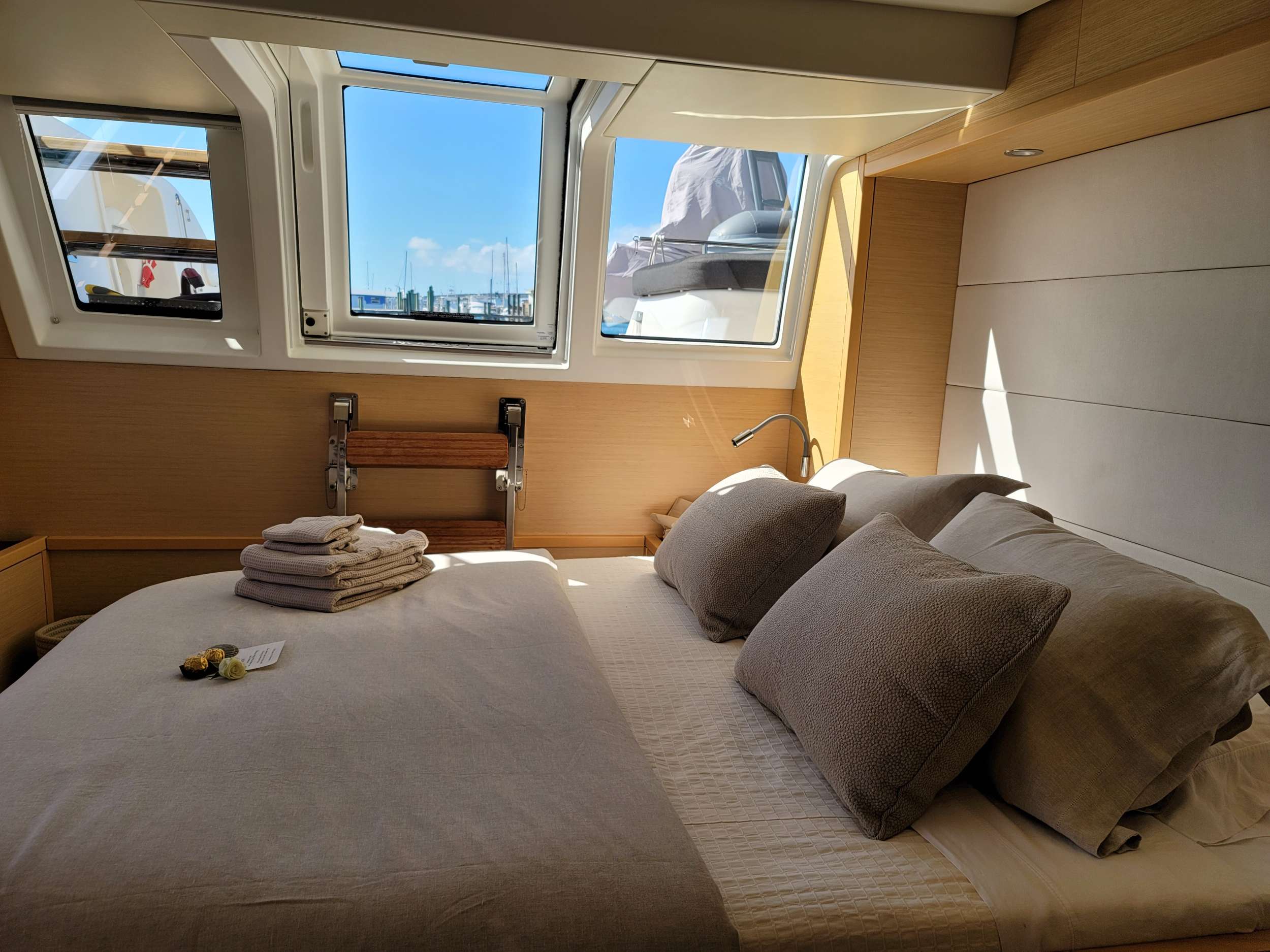 ASCENSION Yacht Charter - Guest cabin