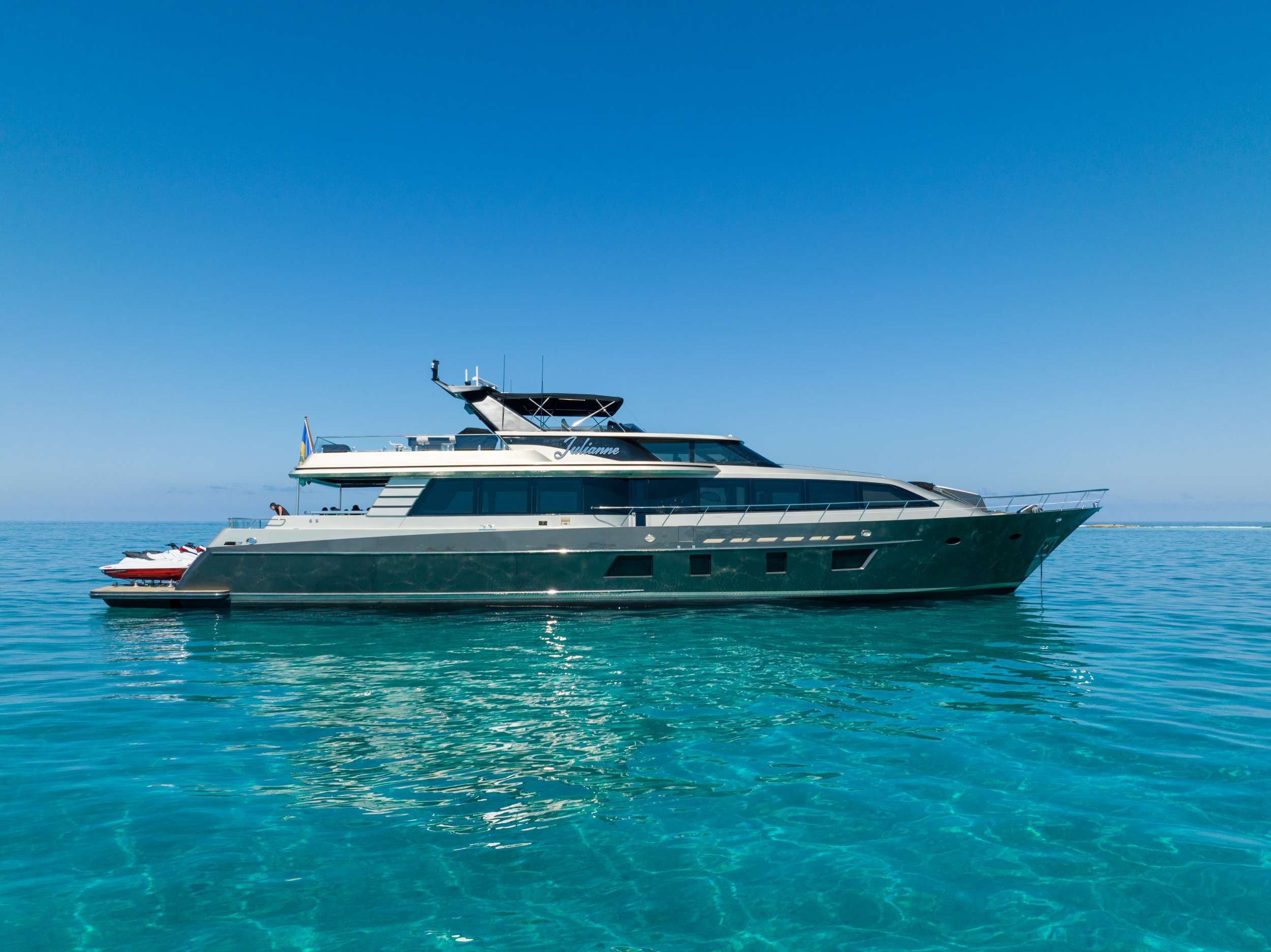 Julianne Yacht Charter - Ritzy Charters