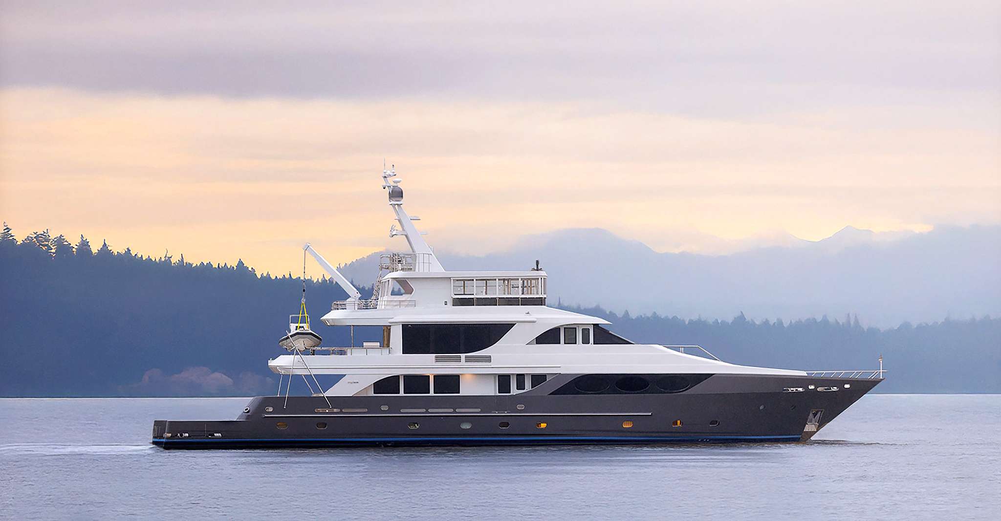 132′ Intermarine LAST CALL For Charter