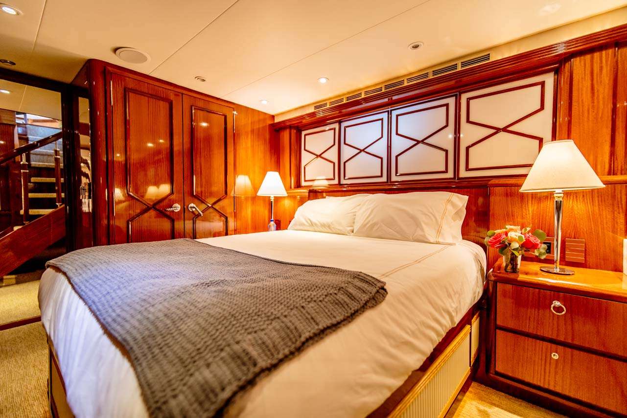 SUMMERTIME II Yacht Charter - Guest Stateroom