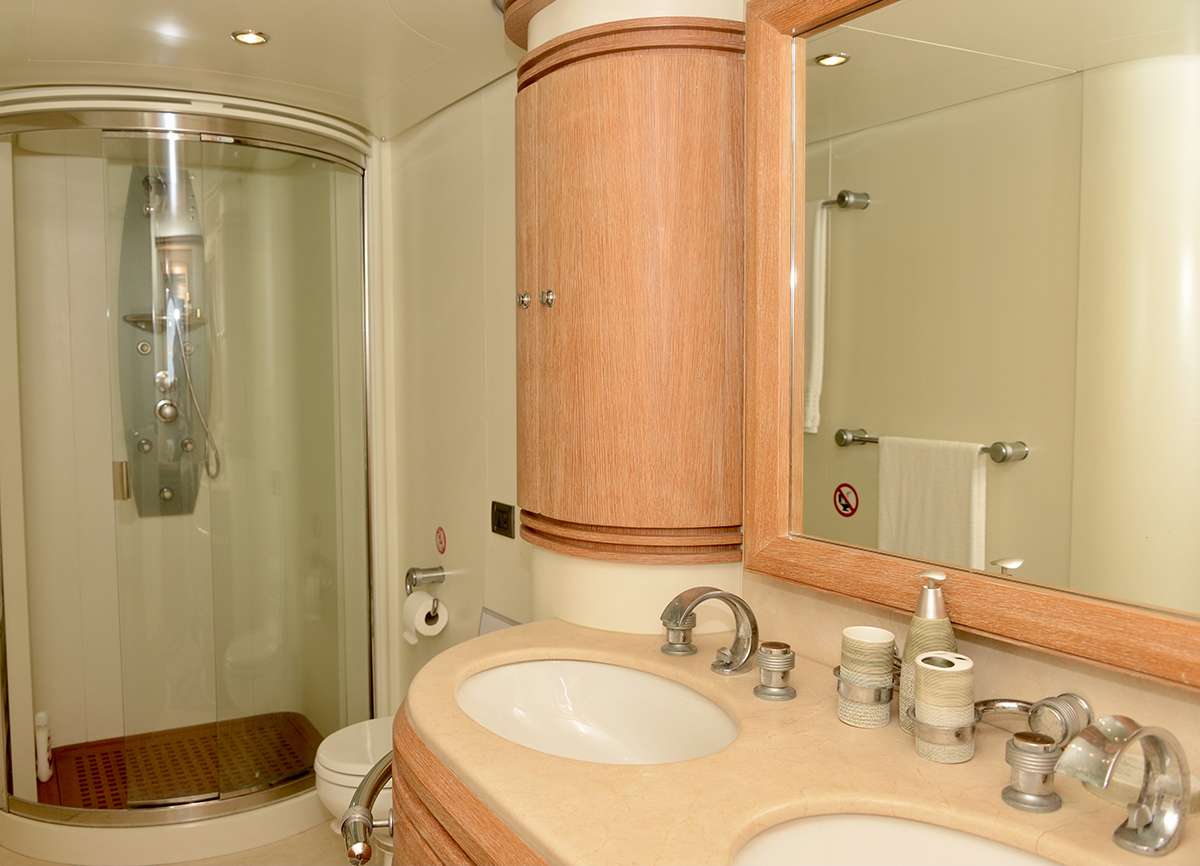 OBSIDIAN Yacht Charter - Master Cabin Bathroom