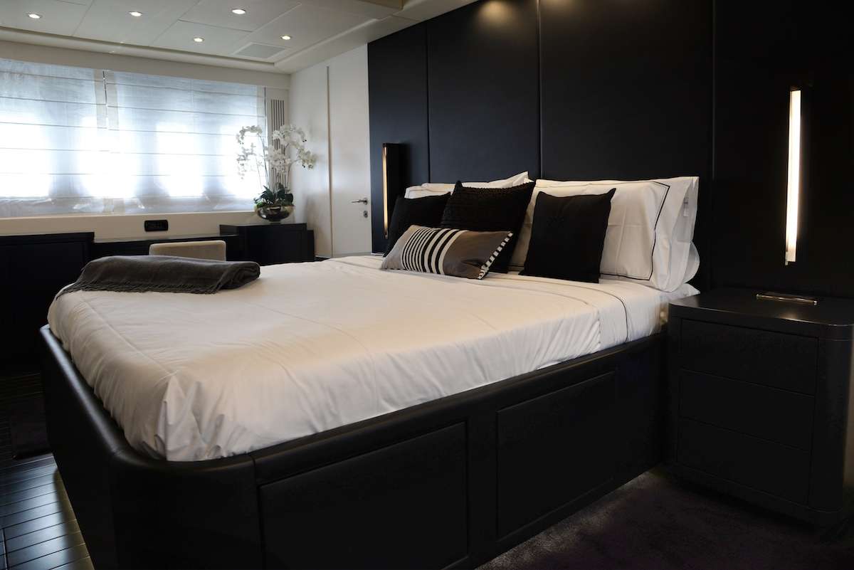 ONLY ONE 1 Yacht Charter - Master cabin