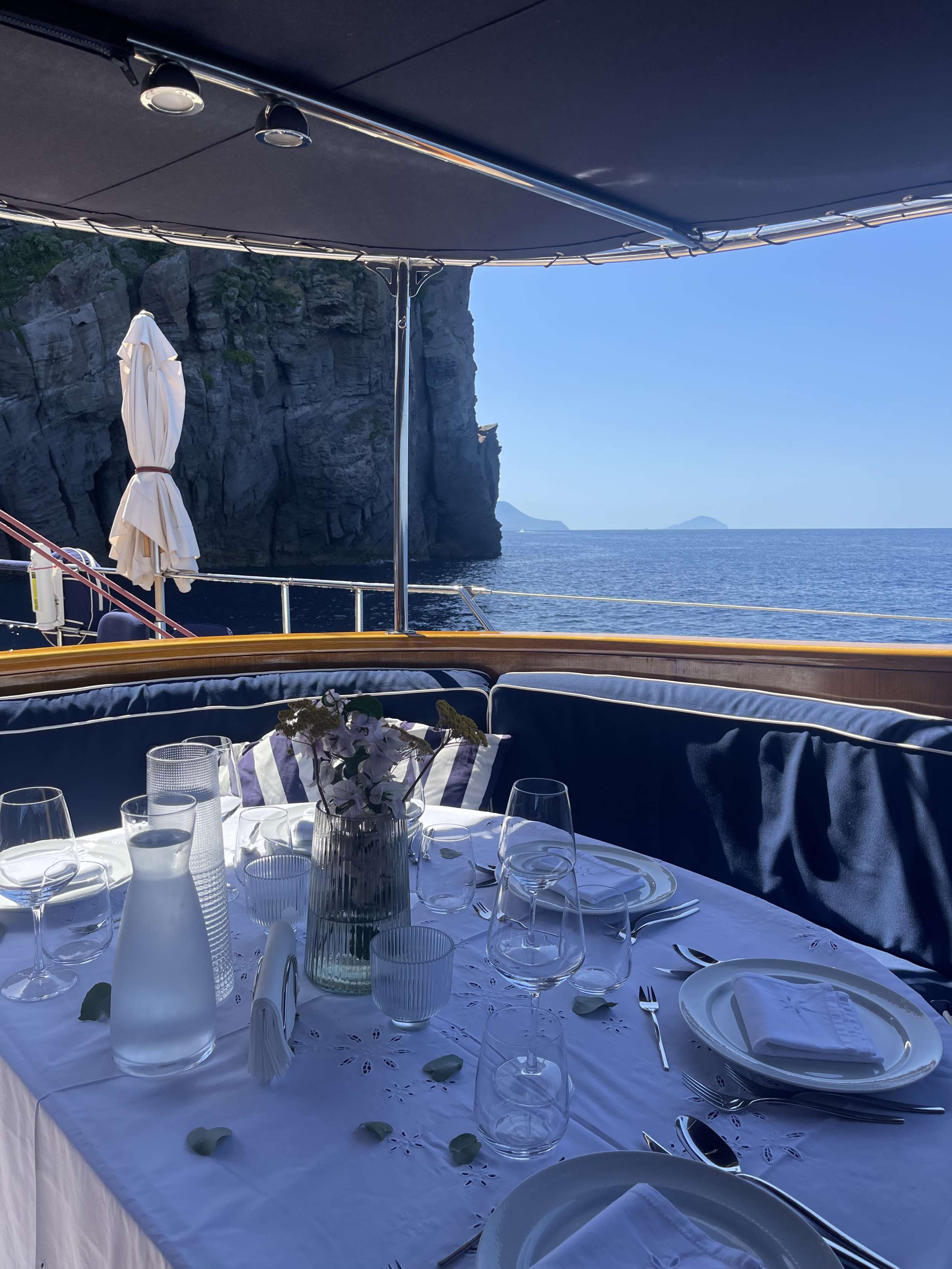 MALIZIA Yacht Charter - Table, al fresco dining
