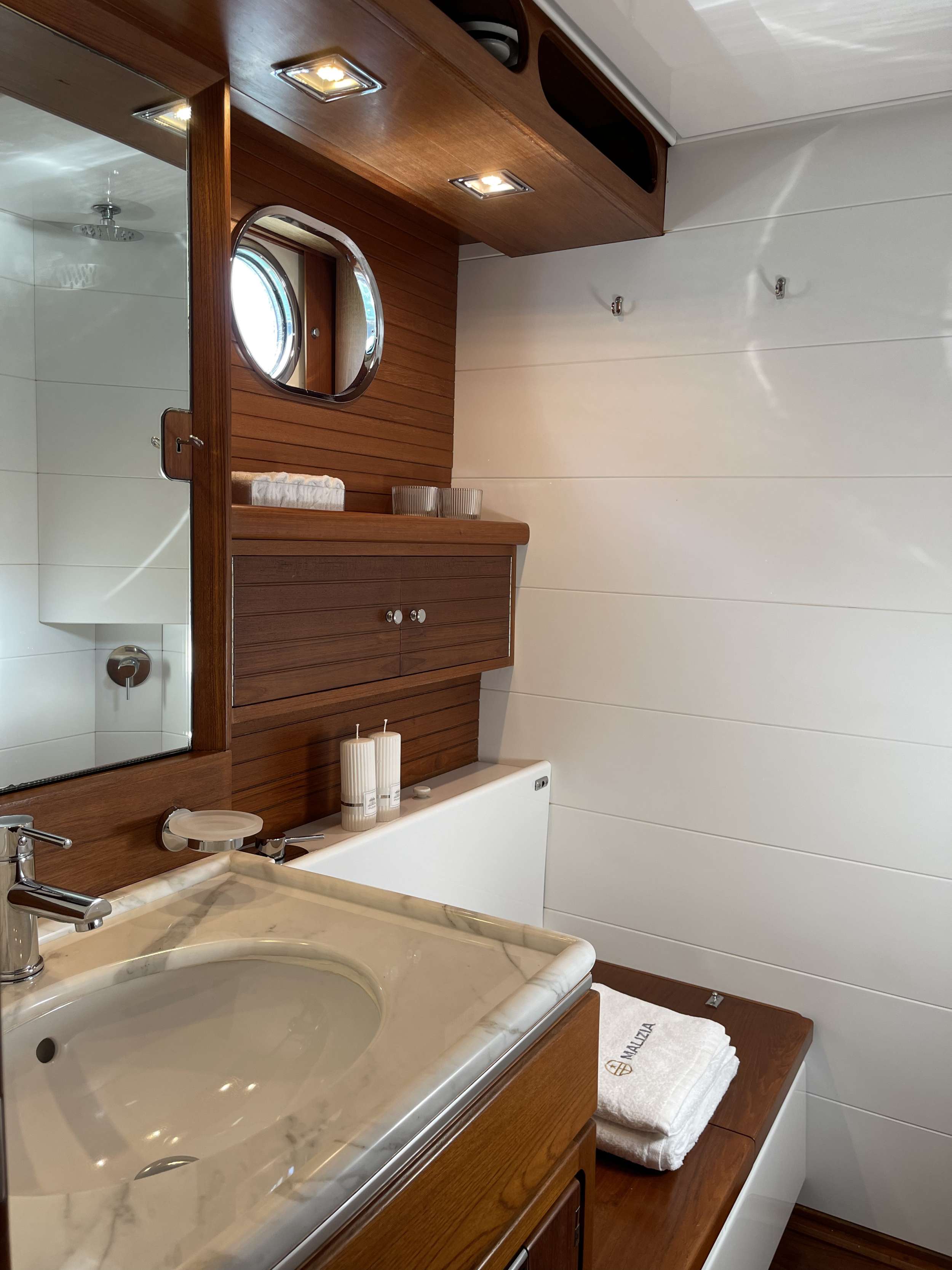 MALIZIA Yacht Charter - Master cabin bathroom