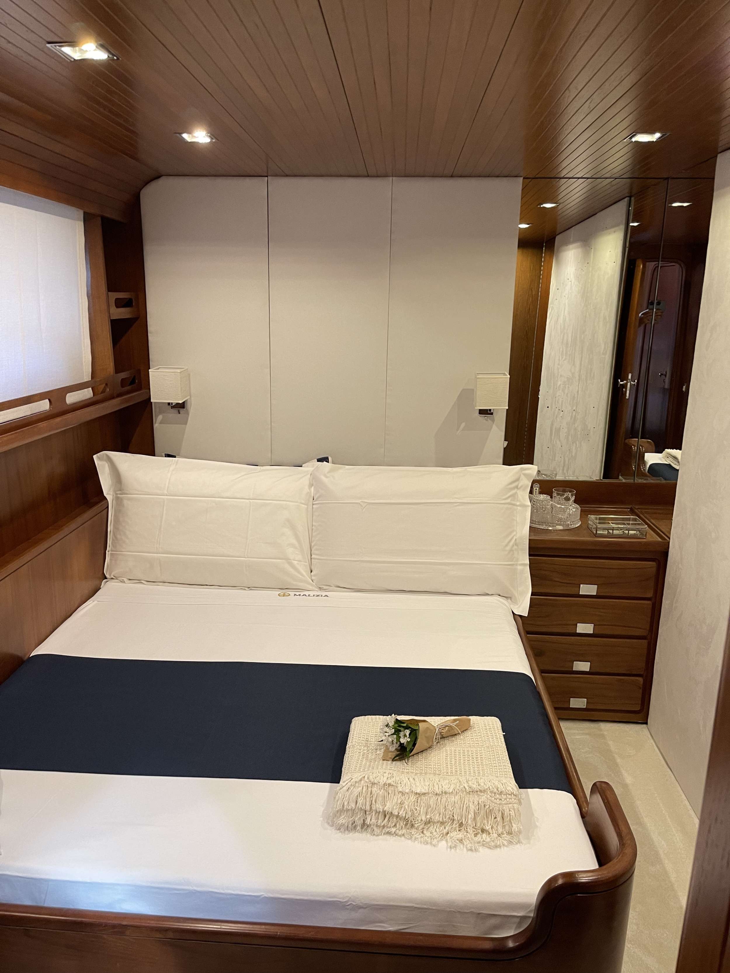 MALIZIA Yacht Charter - Vip Cabin