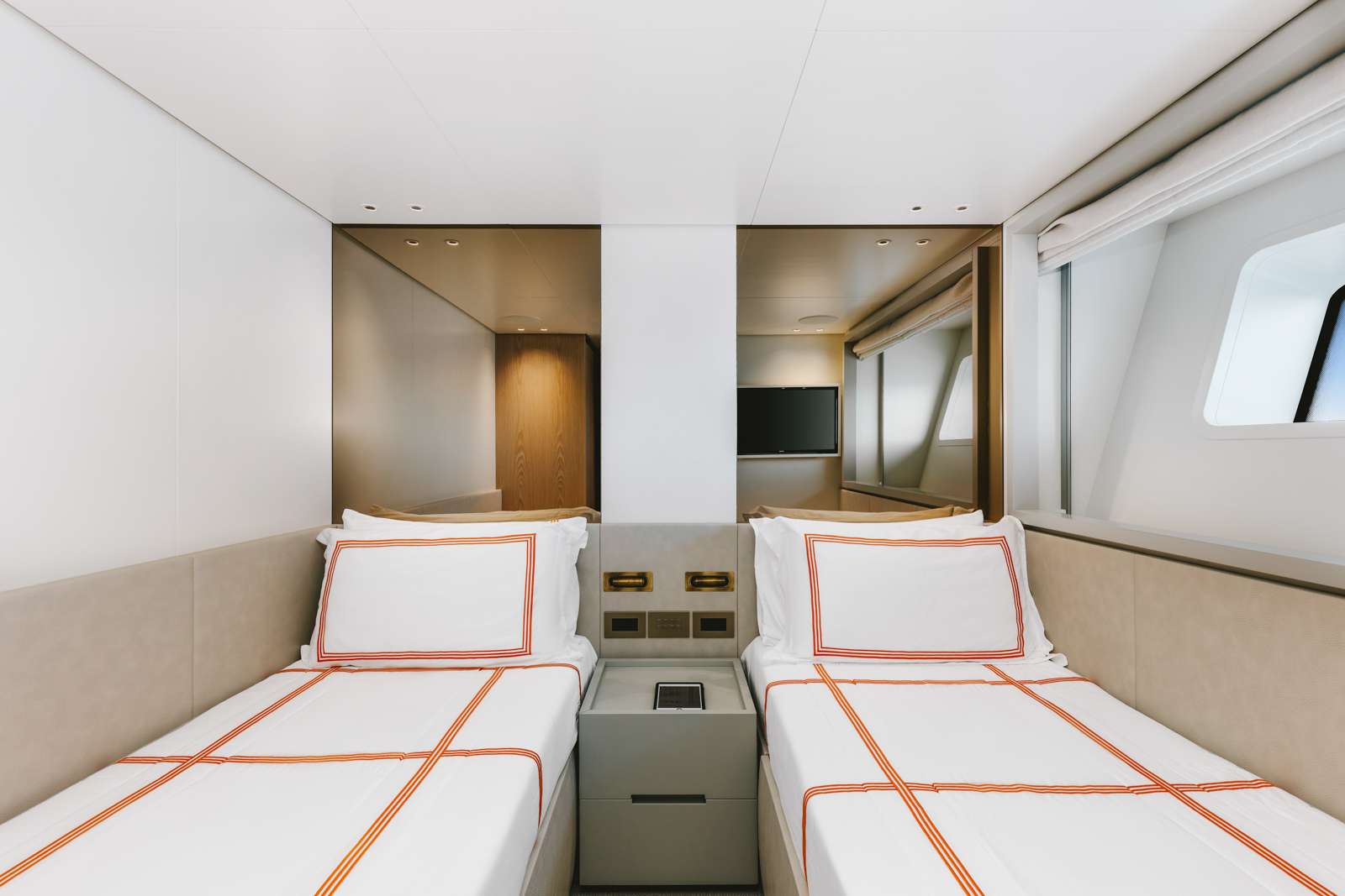 PEARL Yacht Charter - Guest Cabin