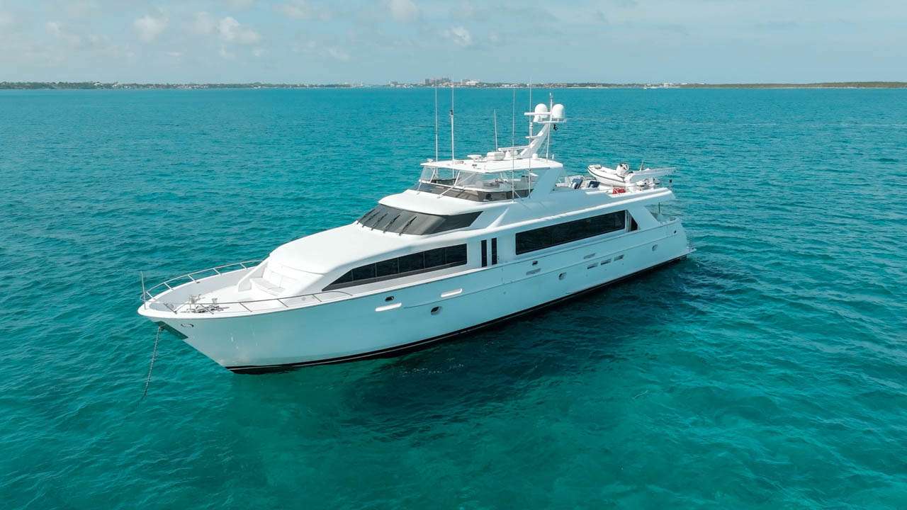 Yacht Charter MAGNUM RIDE | Ritzy Charters