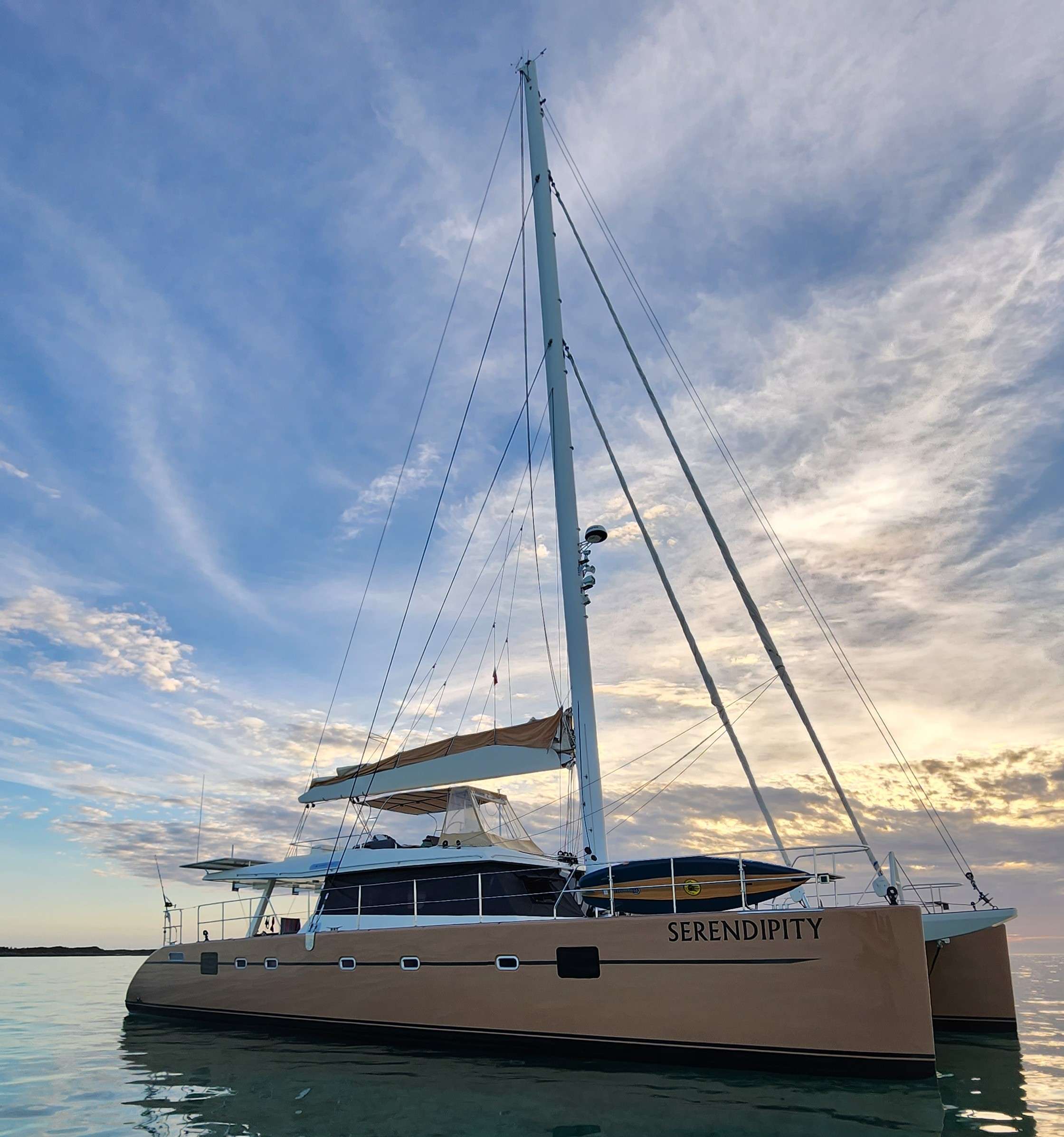 Yacht Charter SERENDIPITY | Ritzy Charters