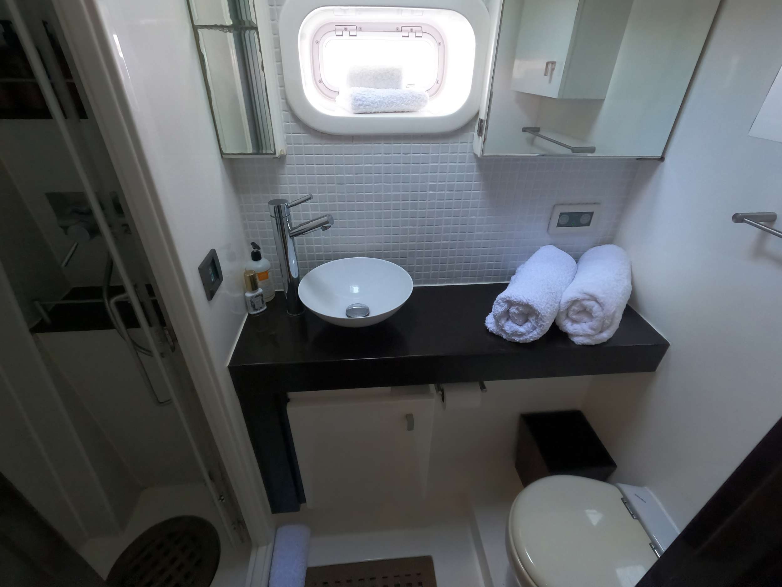 SERENDIPITY Yacht Charter - Guest Bathroom Port Aft
