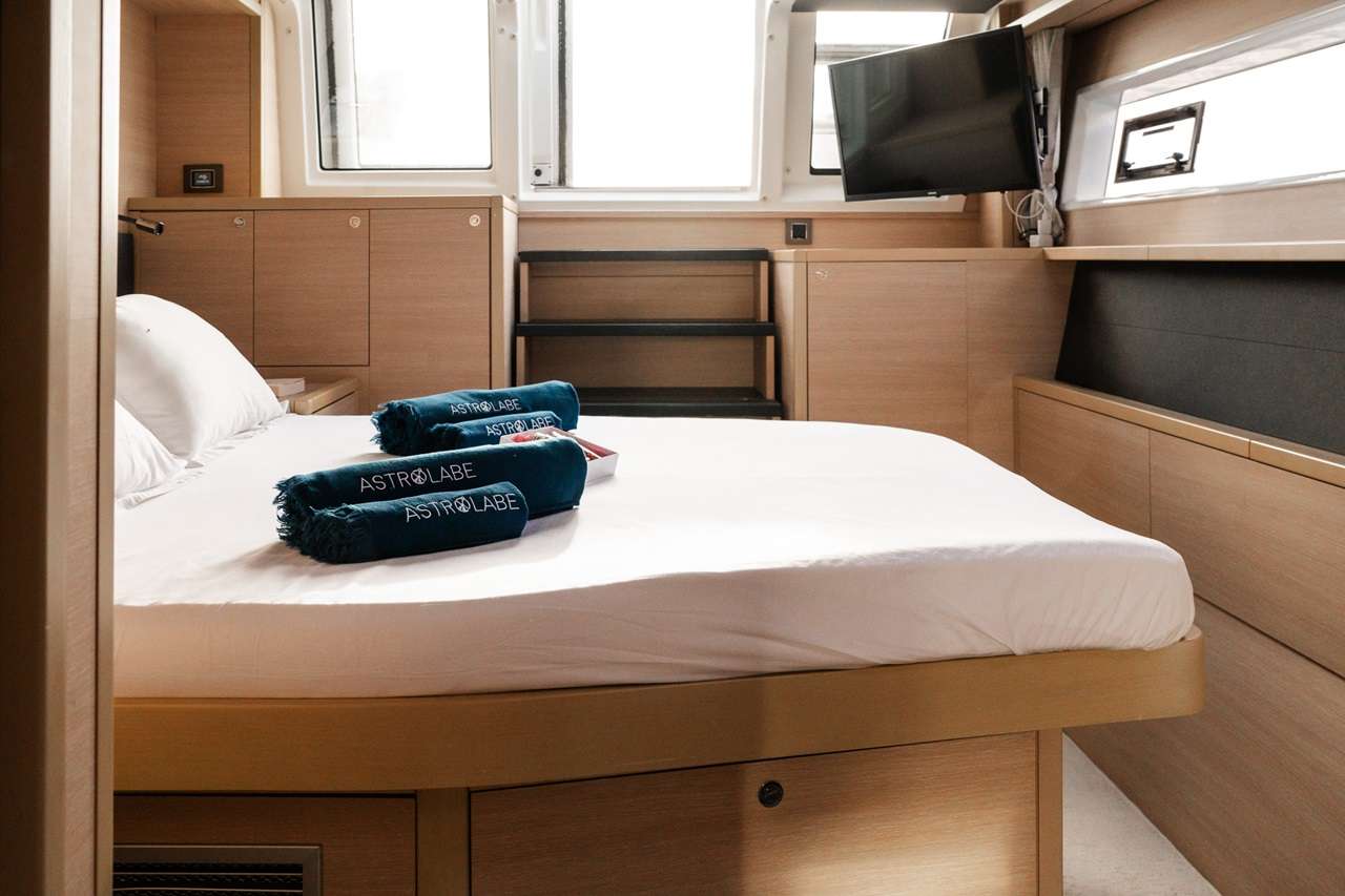 BREIZ-ÎLE Yacht Charter - Breiz Ile guests cabin