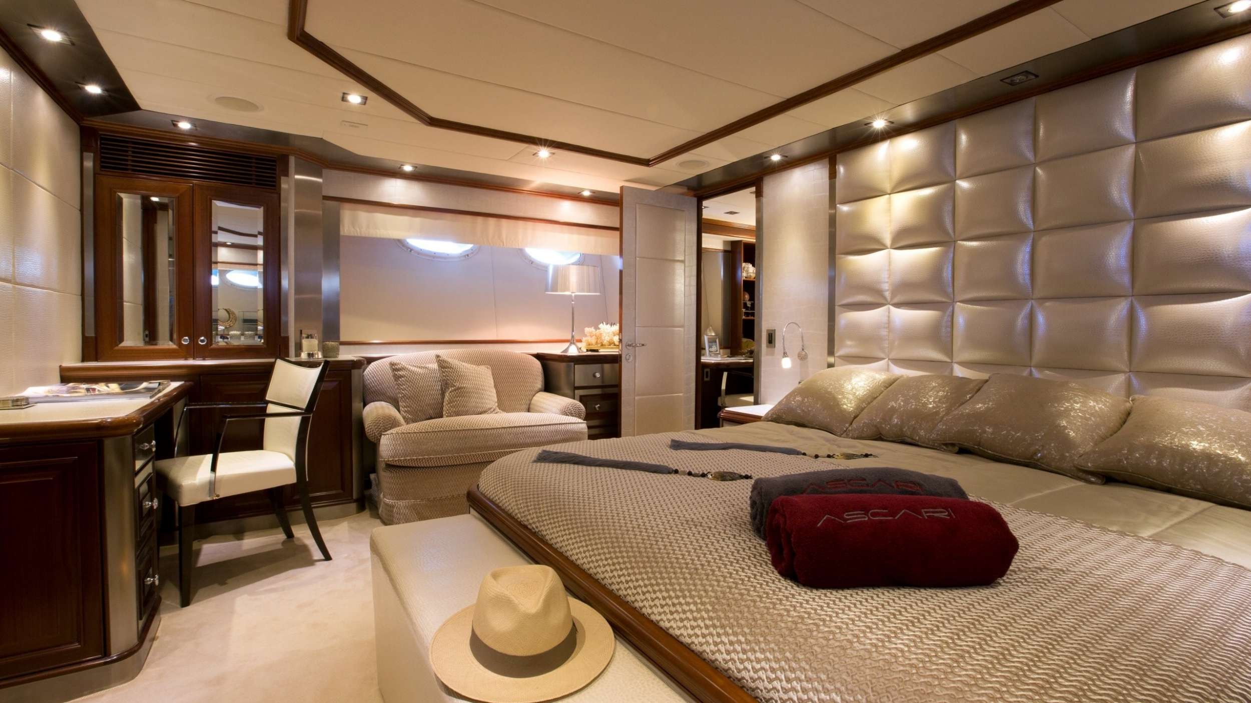 ASCARI Yacht Charter - Master Cabin Bed